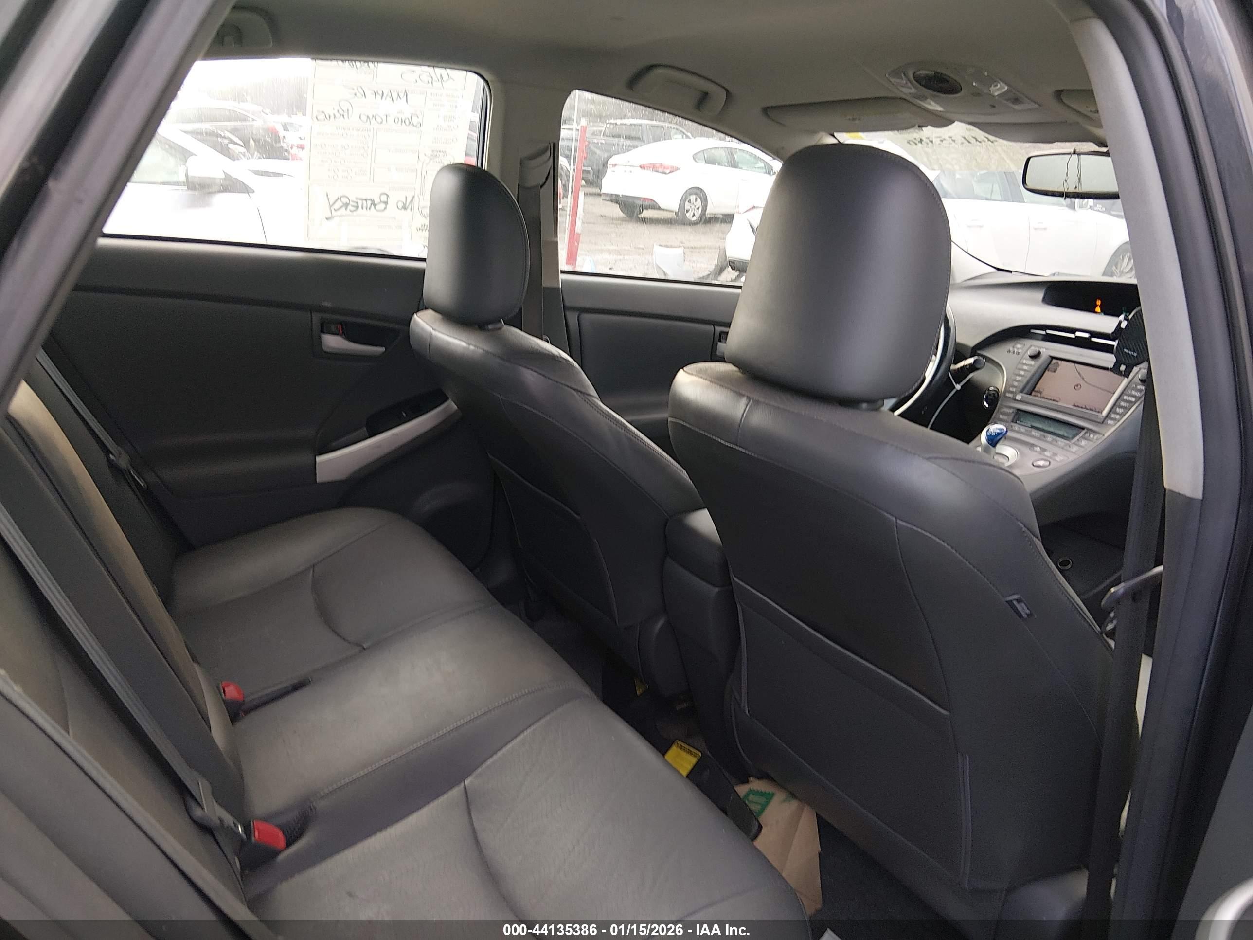 TOYOTA PRIUS image 8