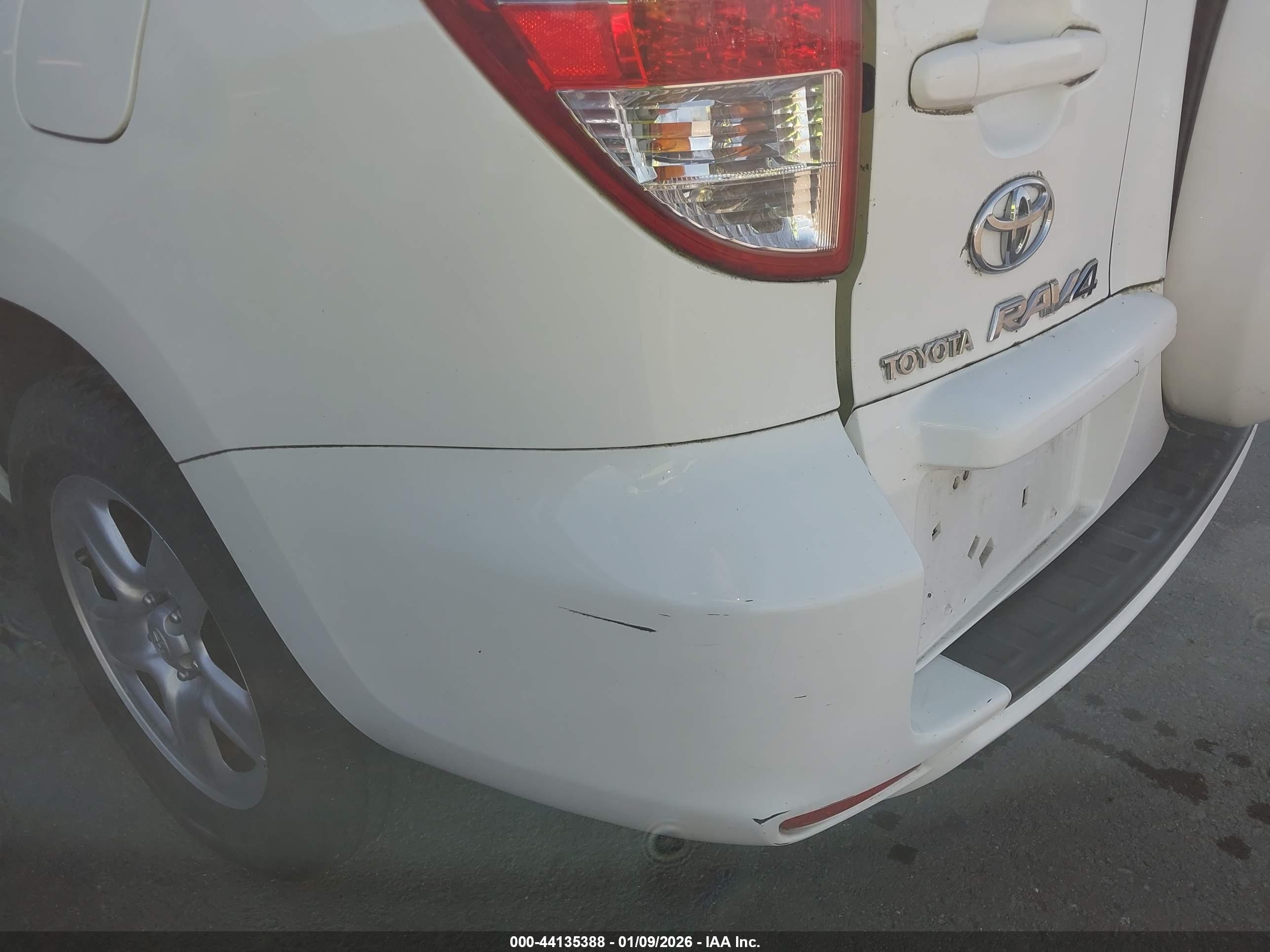 TOYOTA RAV4 image 6