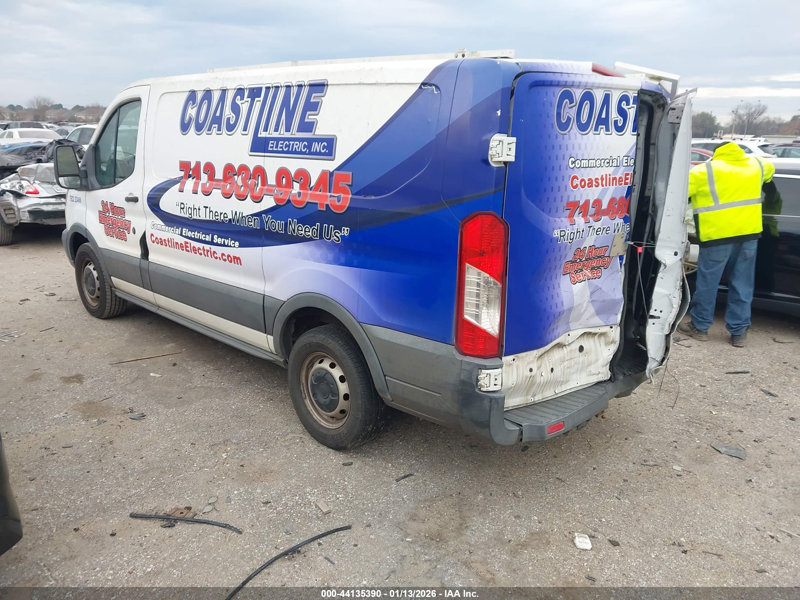 FORD TRANSIT-150 image 3