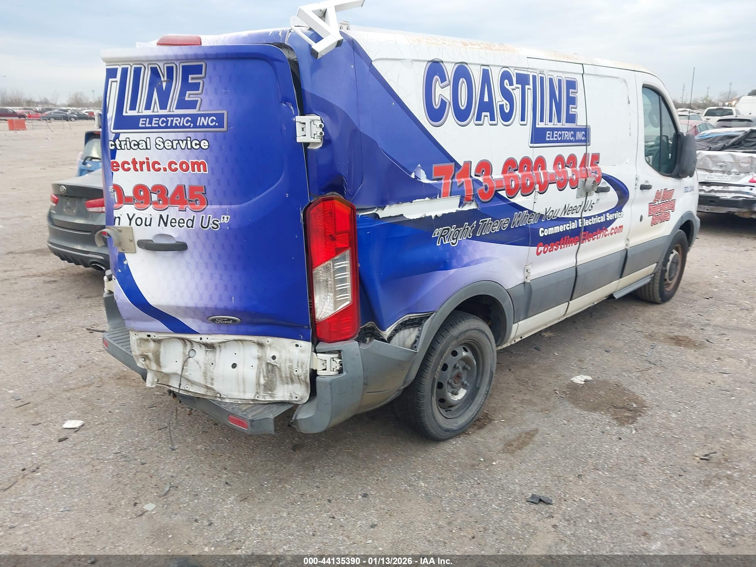 FORD TRANSIT-150 image 4