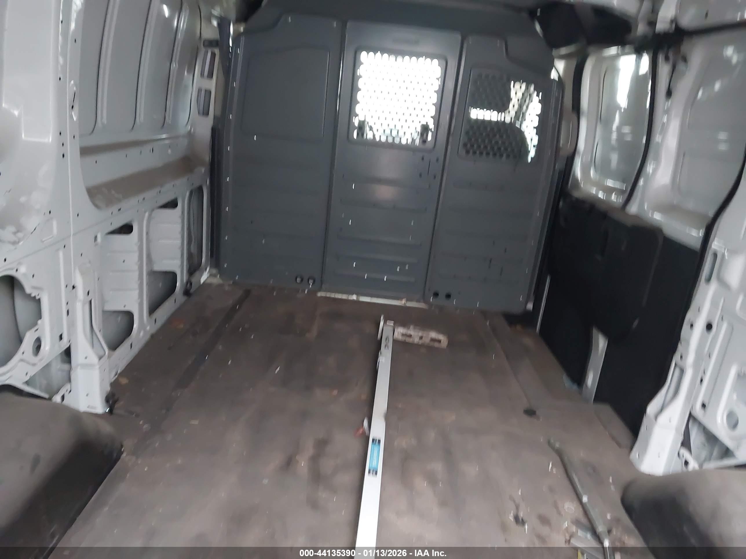 FORD TRANSIT-150 image 8
