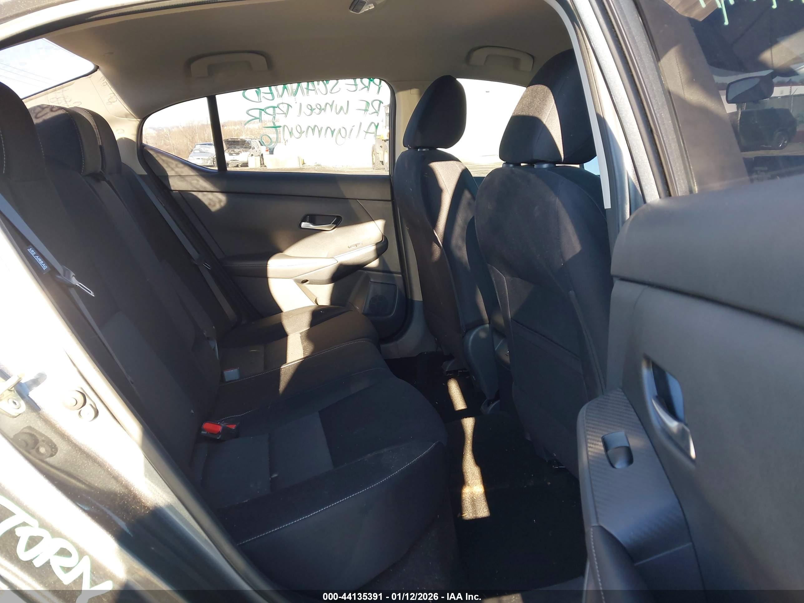 NISSAN SENTRA image 8
