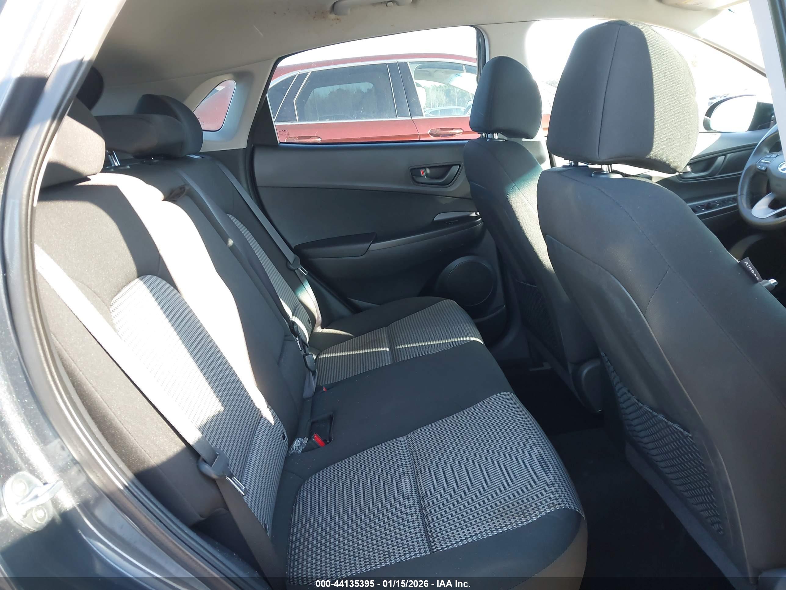 HYUNDAI KONA image 8