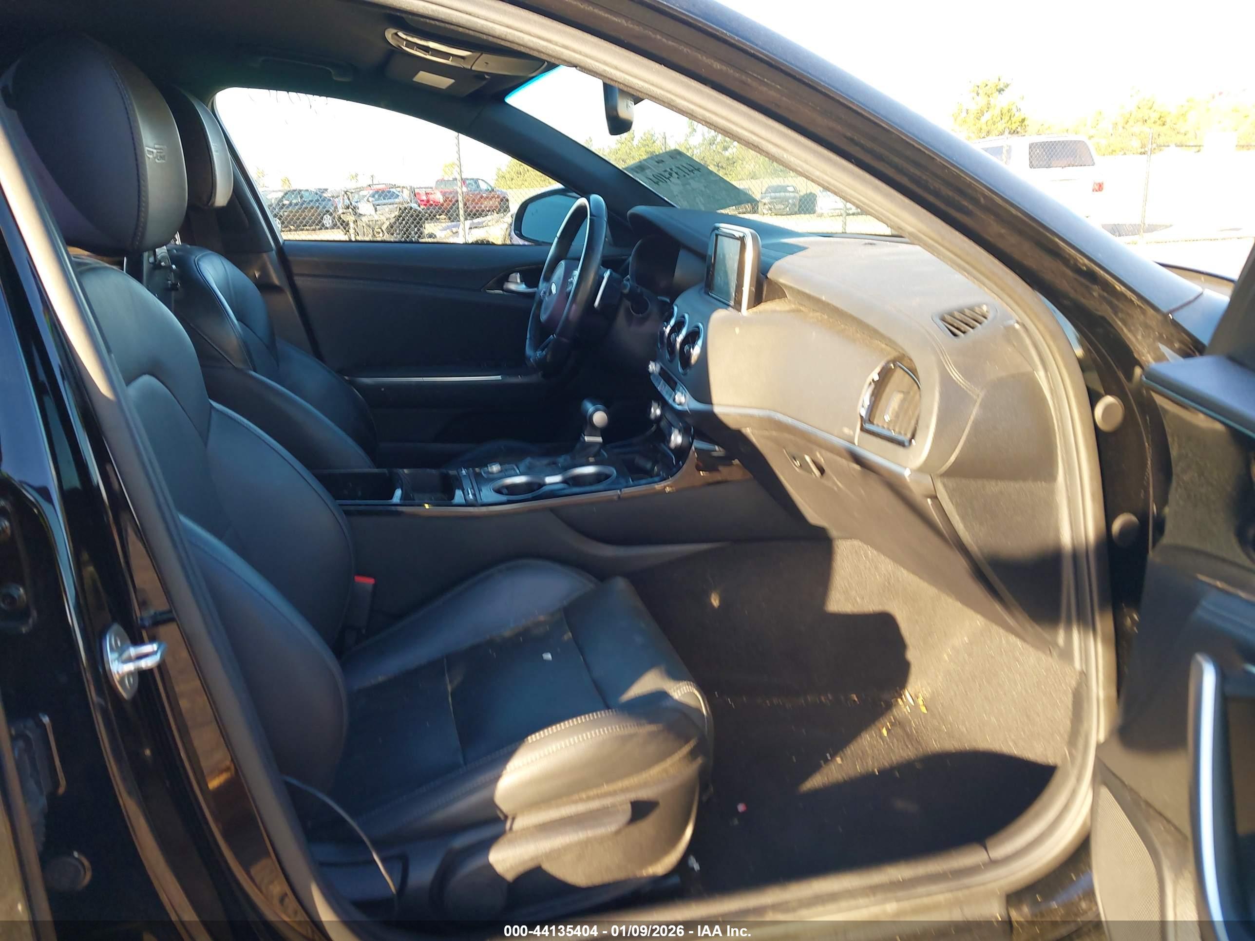 KIA STINGER image 5