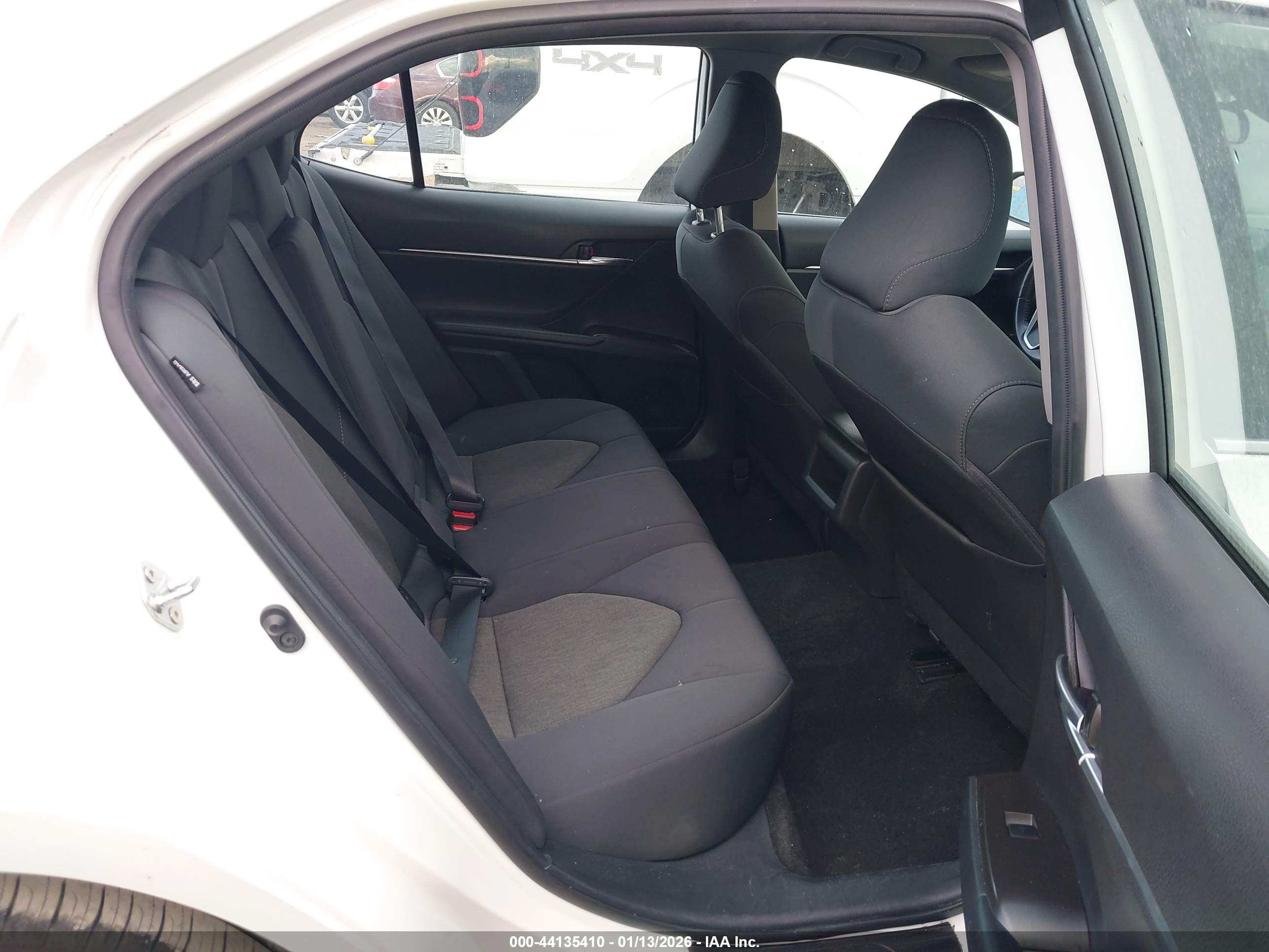 TOYOTA CAMRY image 8