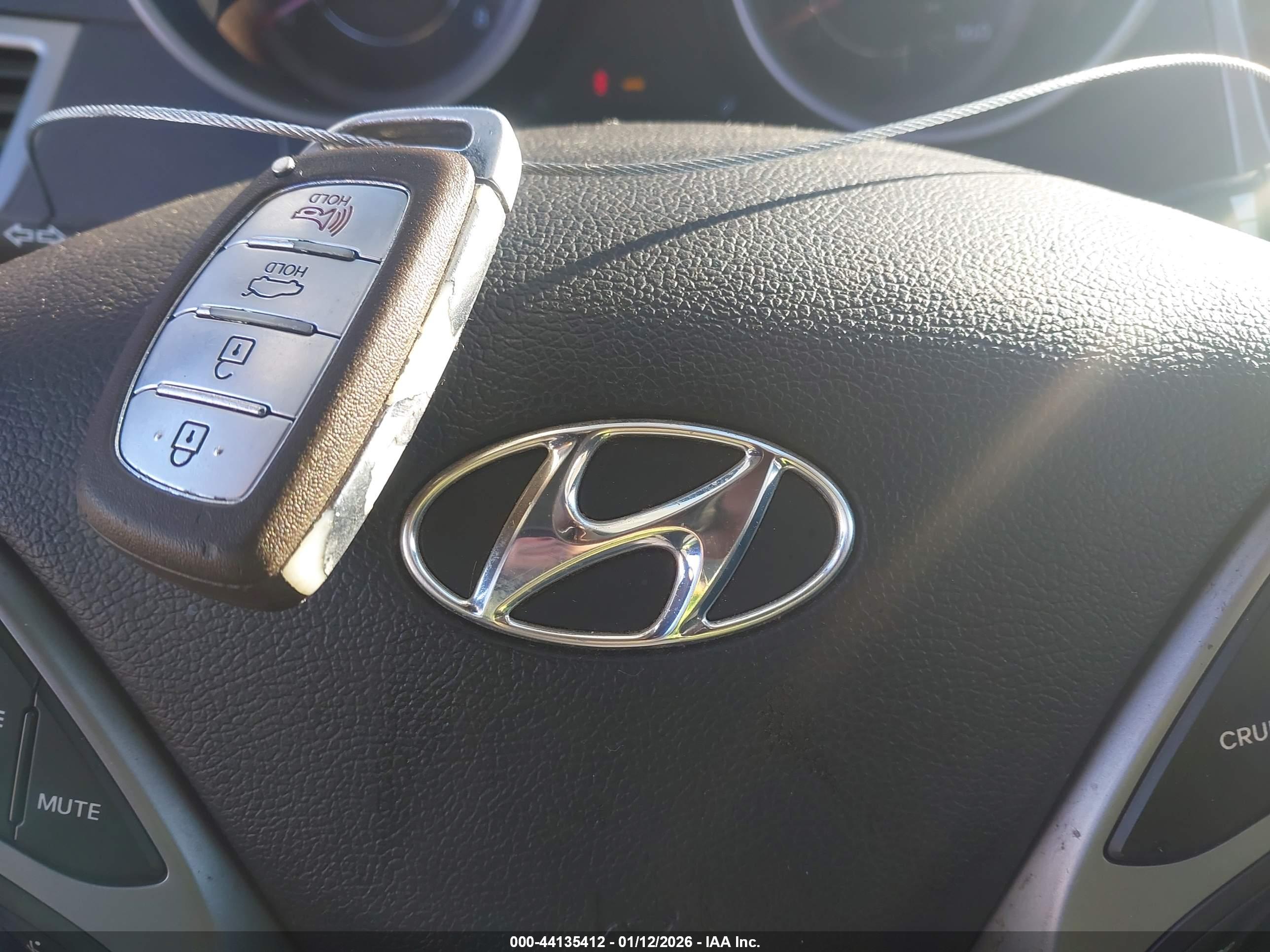 HYUNDAI ELANTRA image 11