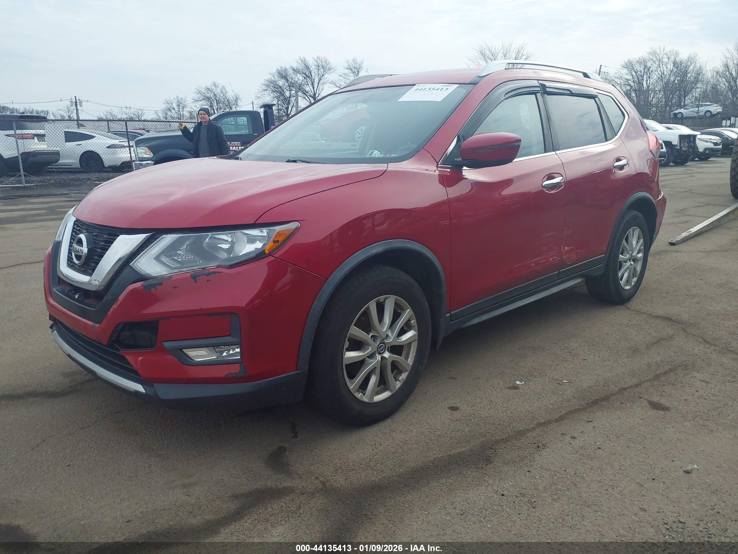 NISSAN ROGUE image 2