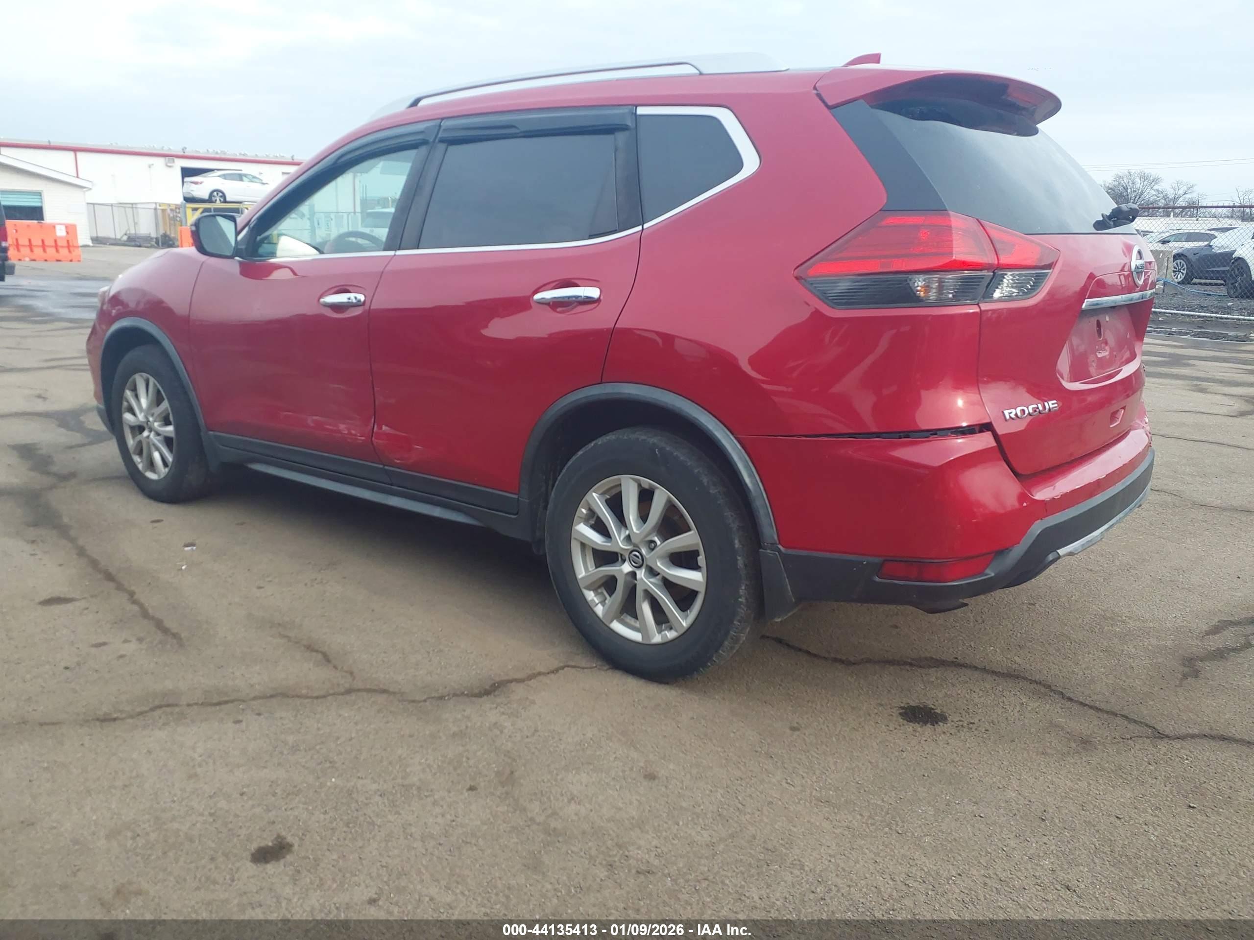 NISSAN ROGUE image 3