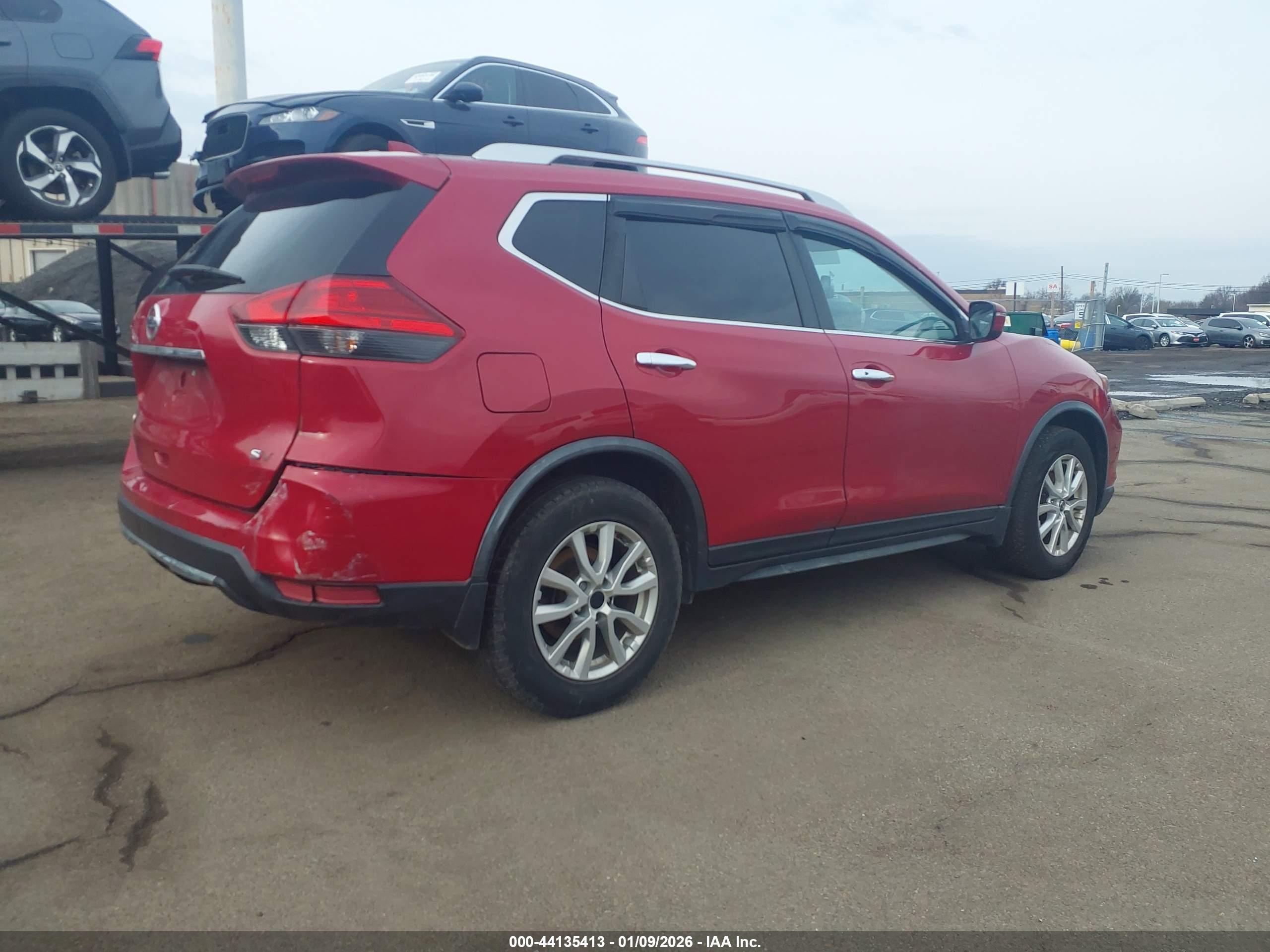 NISSAN ROGUE image 4
