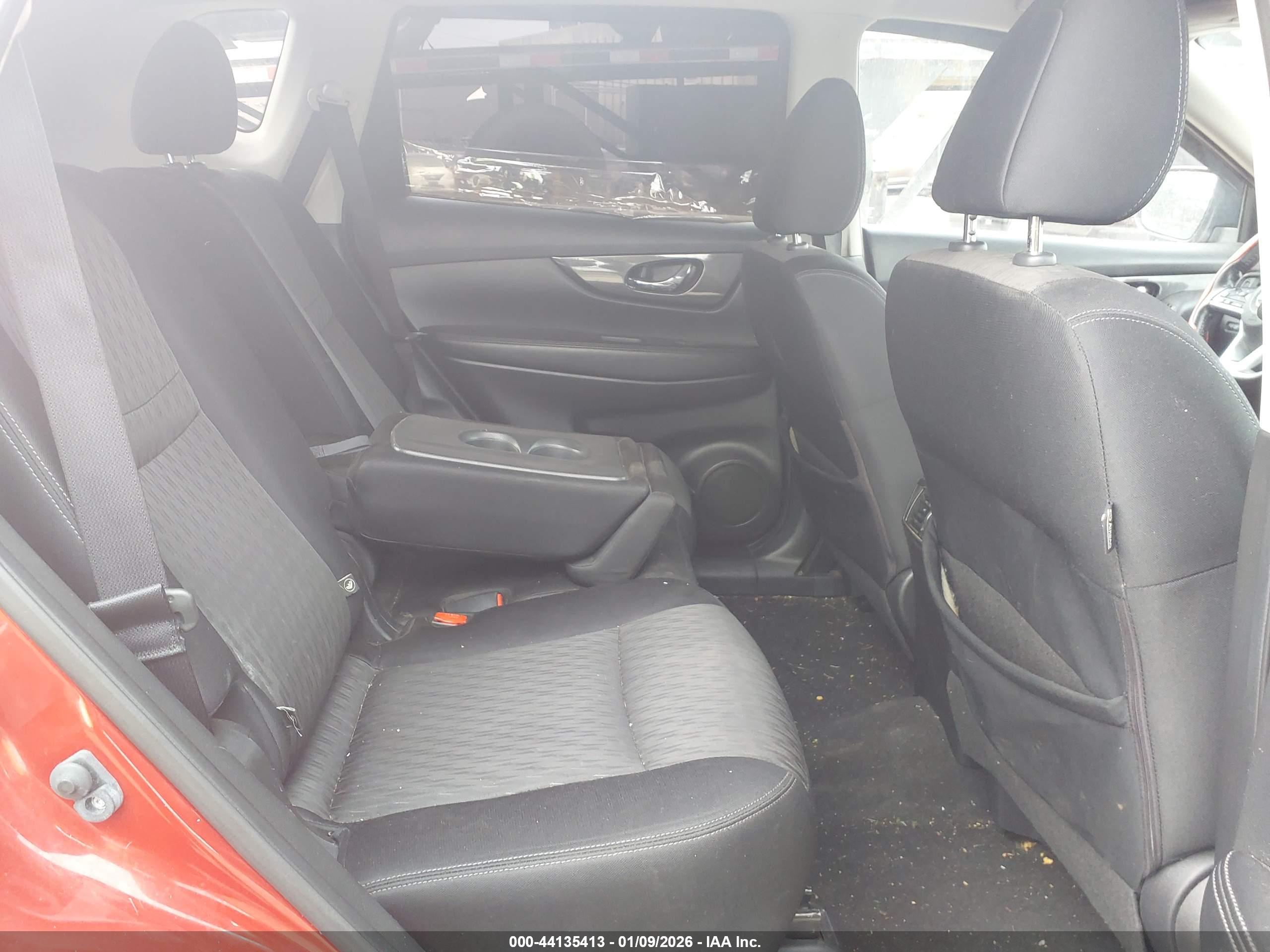 NISSAN ROGUE image 8