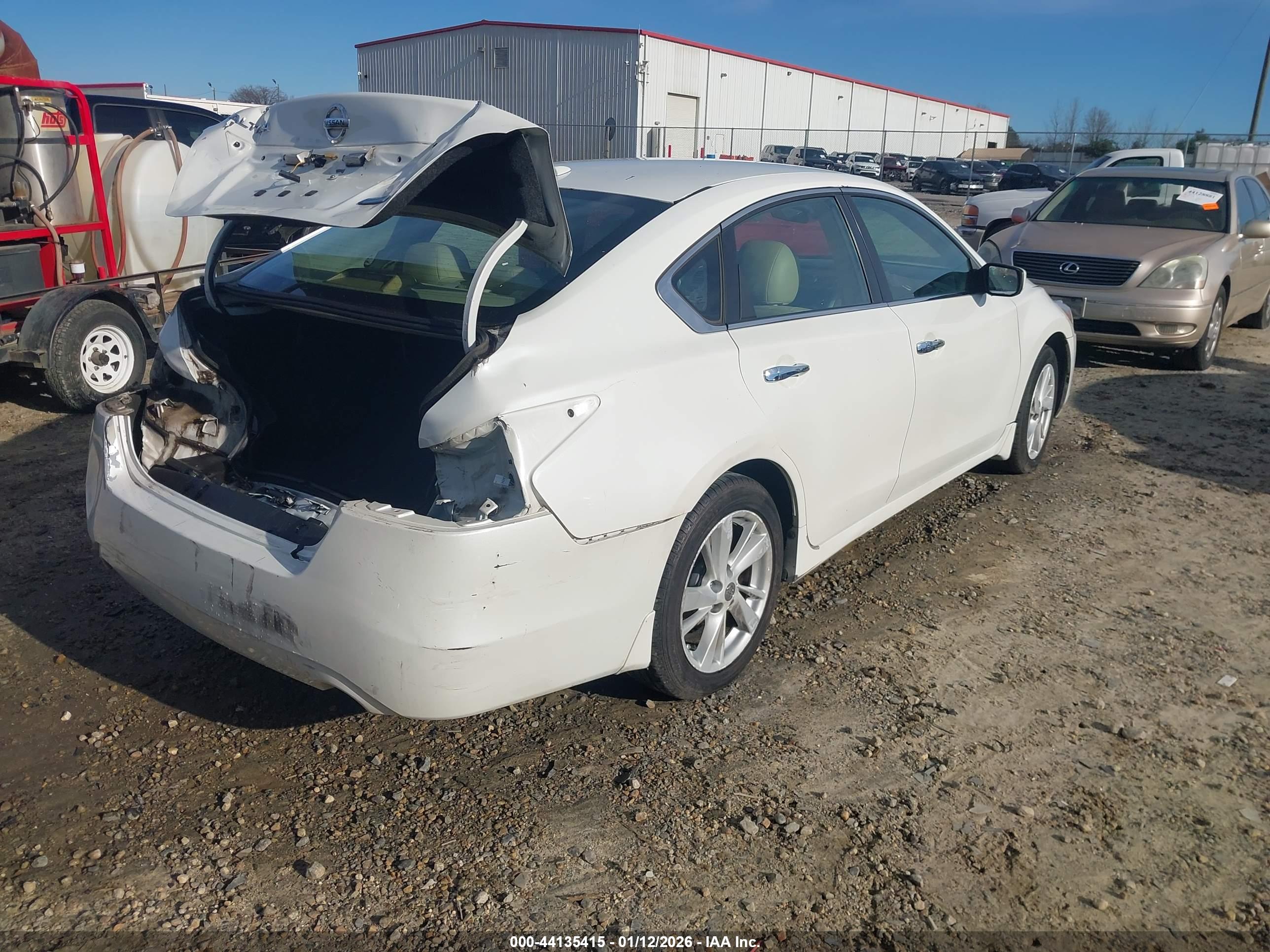 NISSAN ALTIMA image 4