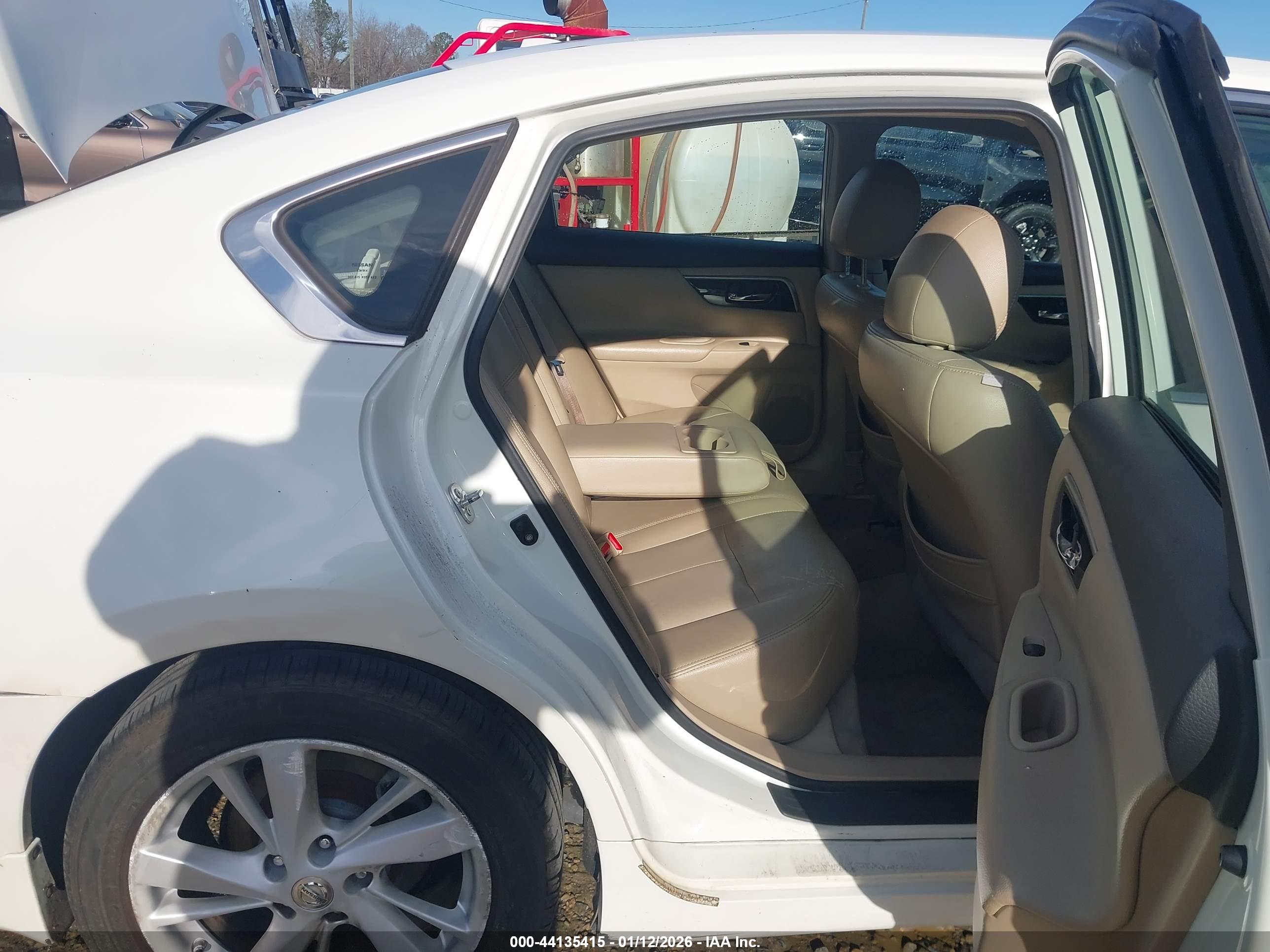 NISSAN ALTIMA image 8