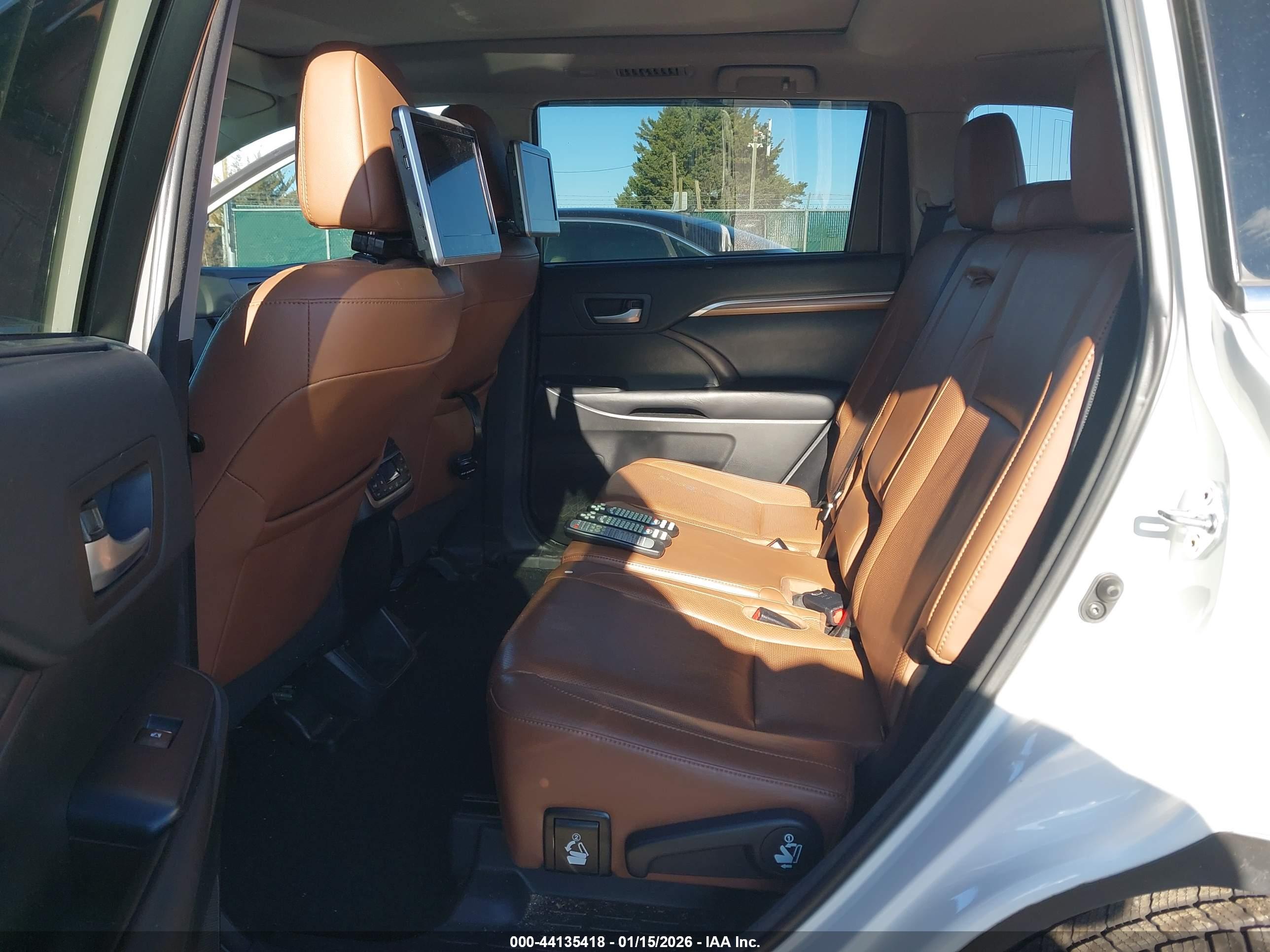 TOYOTA HIGHLANDER image 8