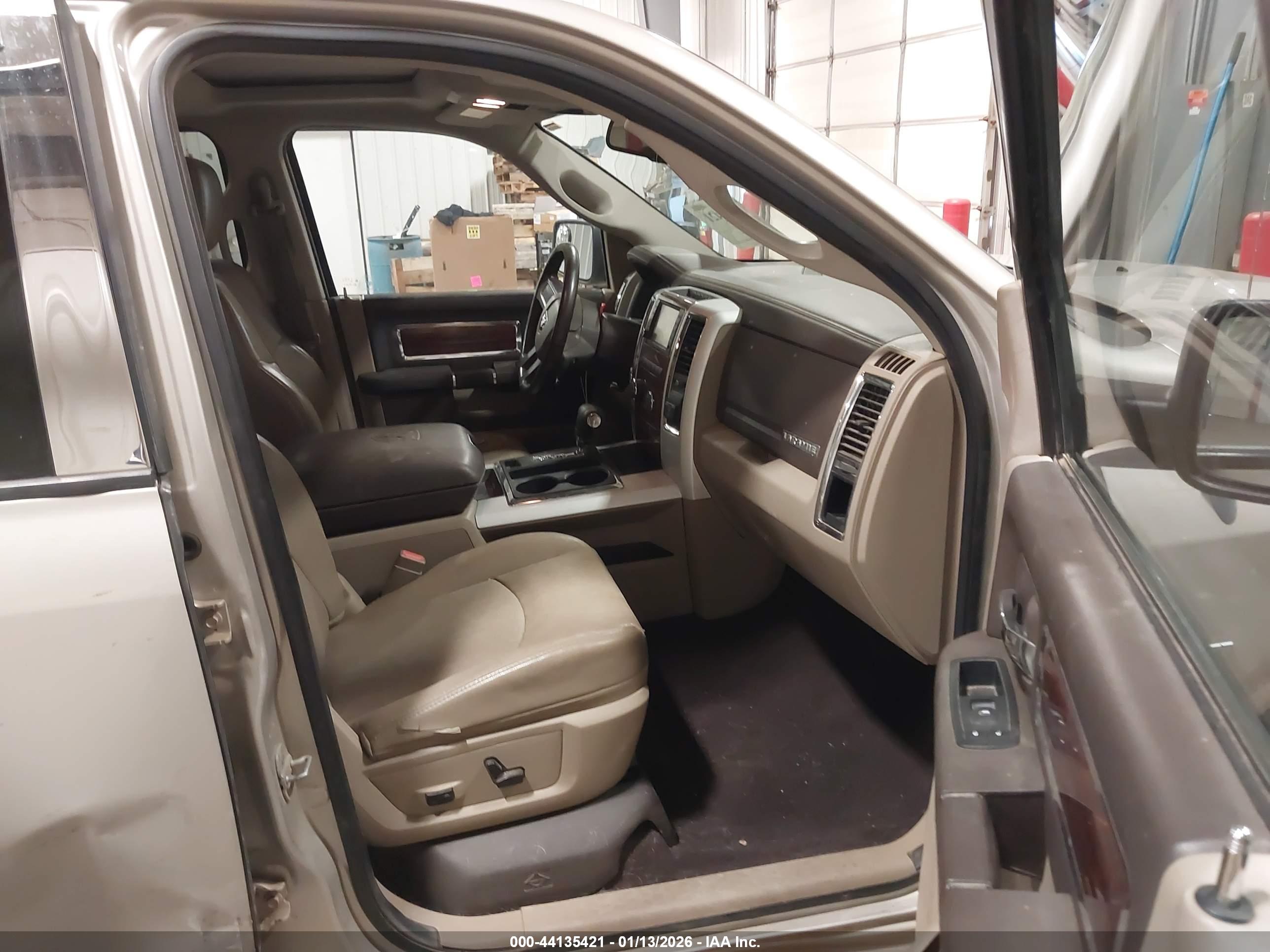 DODGE RAM image 5
