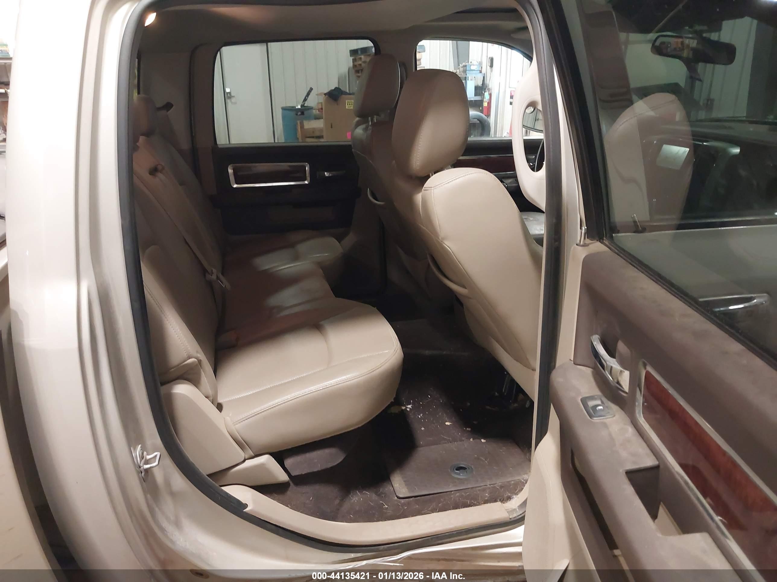 DODGE RAM image 8