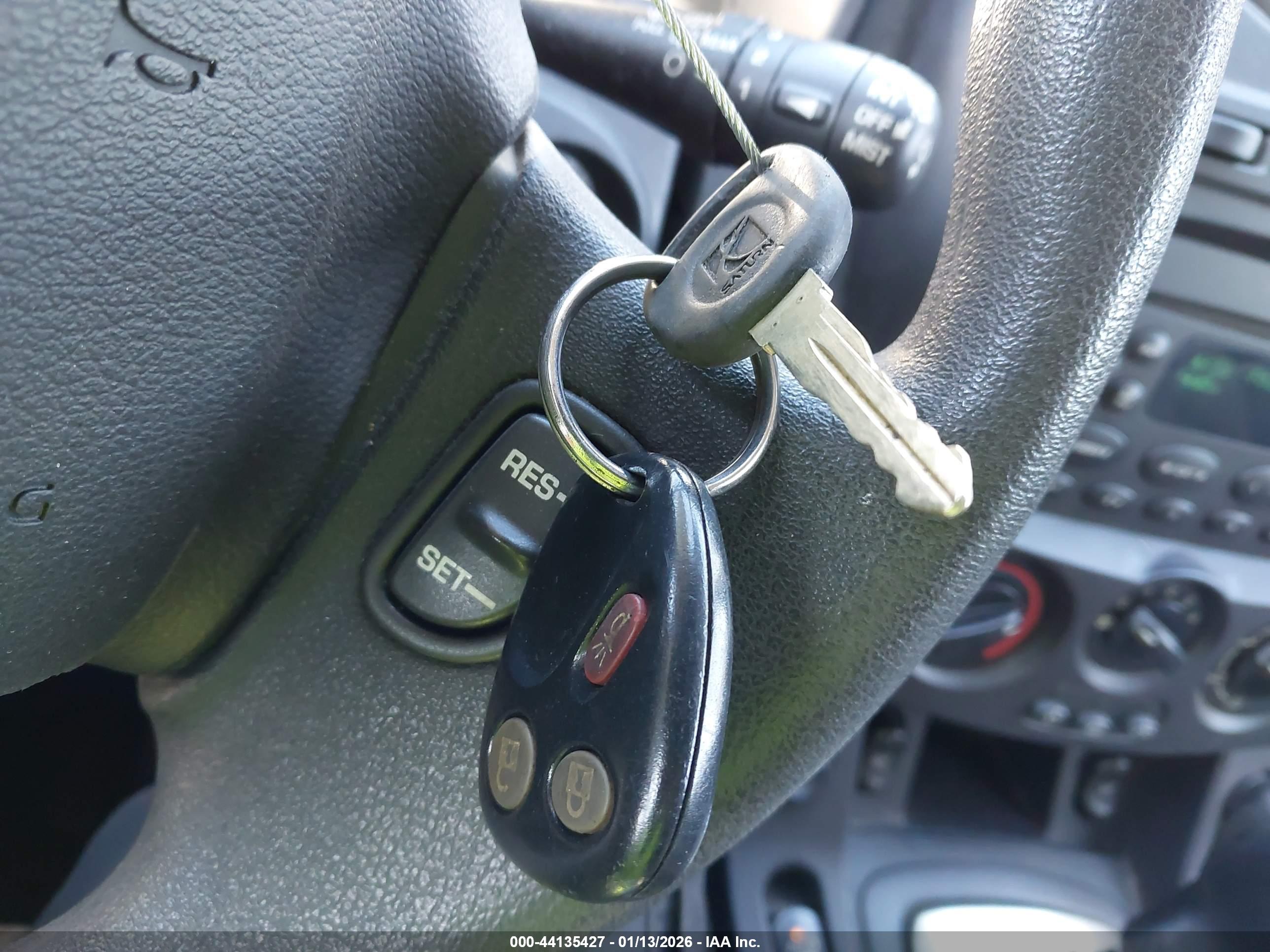 SATURN VUE image 11