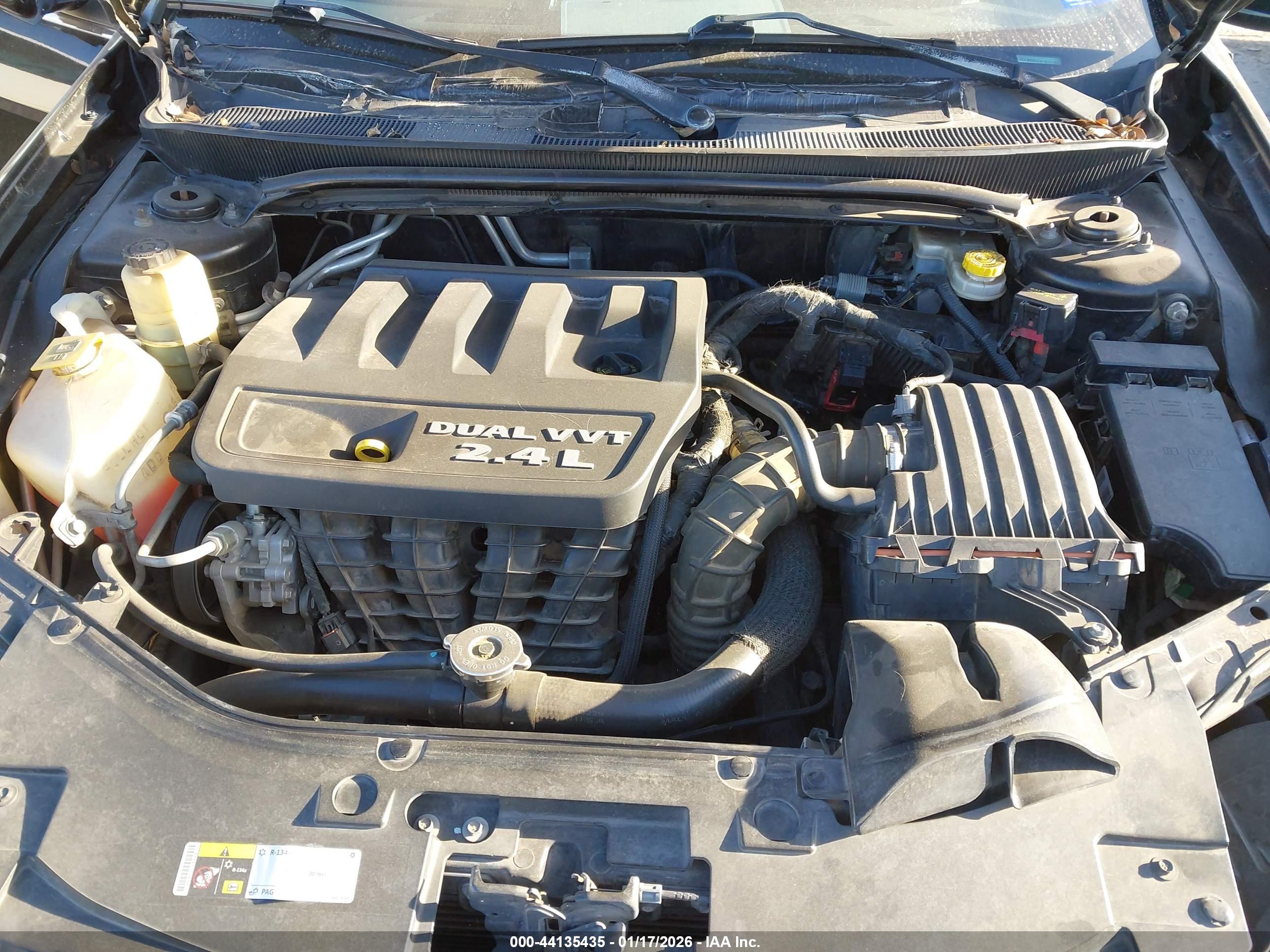 CHRYSLER 200 image 10