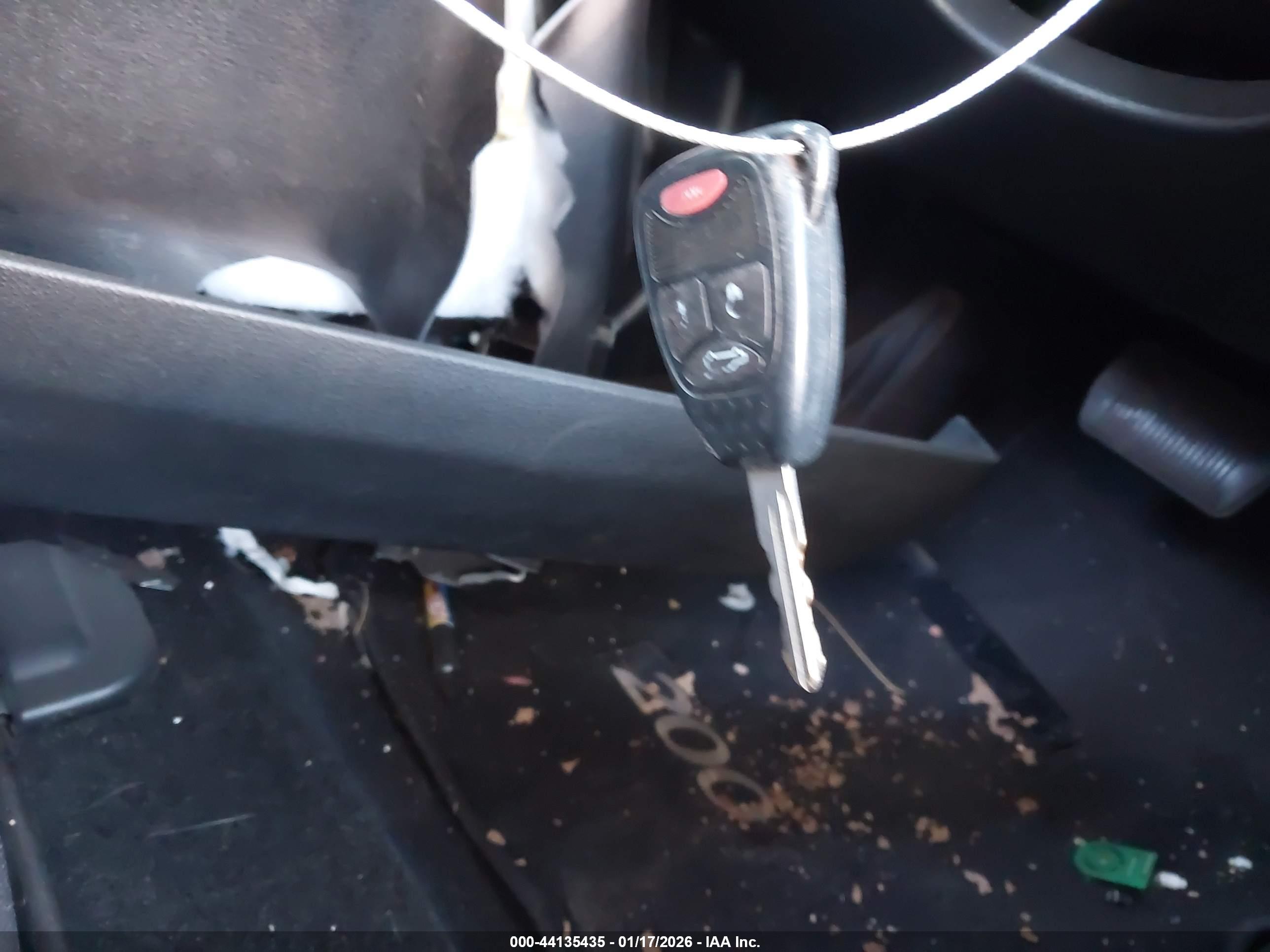 CHRYSLER 200 image 11
