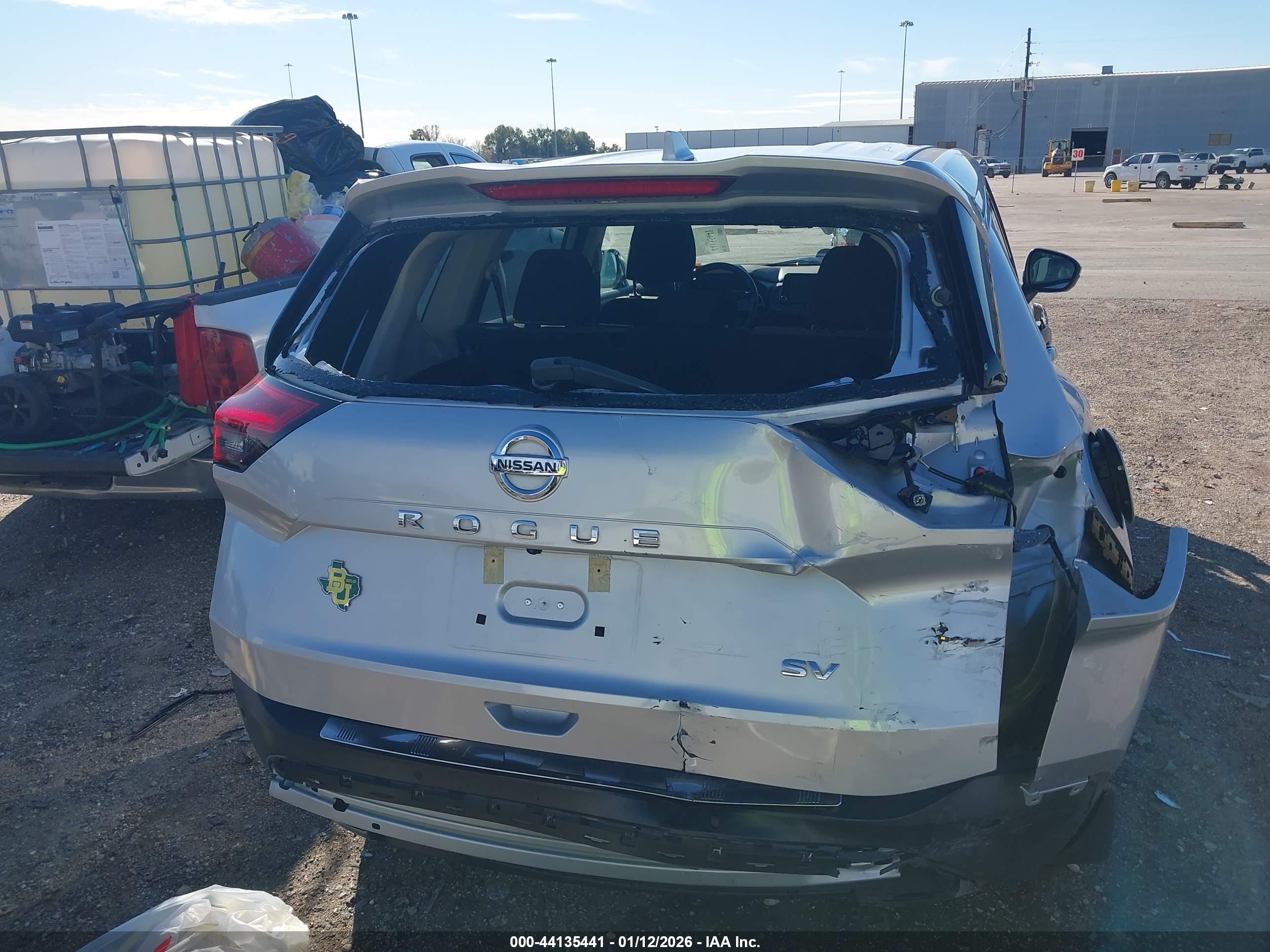 NISSAN ROGUE image 6