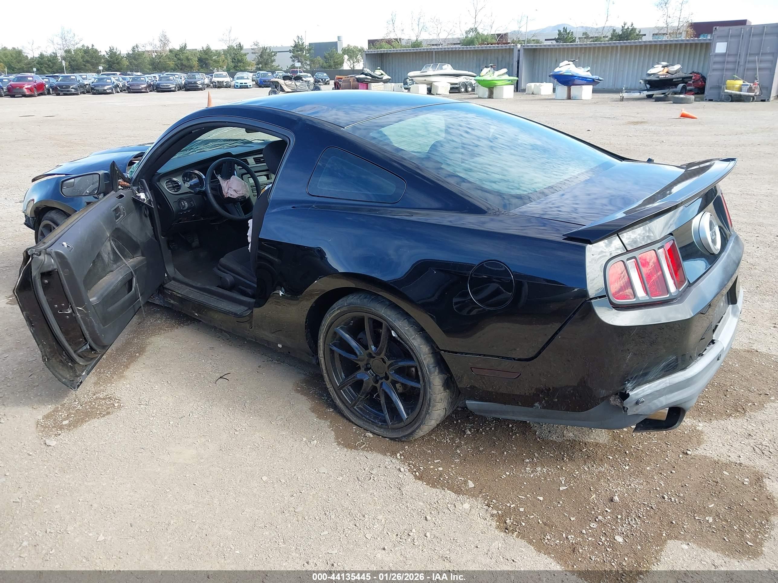 FORD MUSTANG image 3