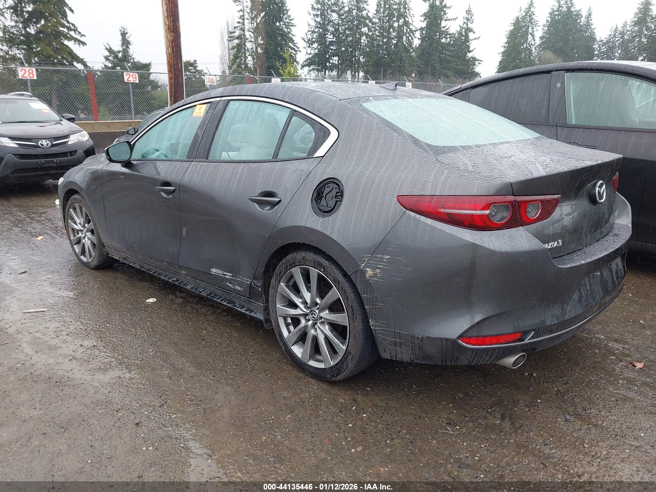 MAZDA MAZDA3 image 3