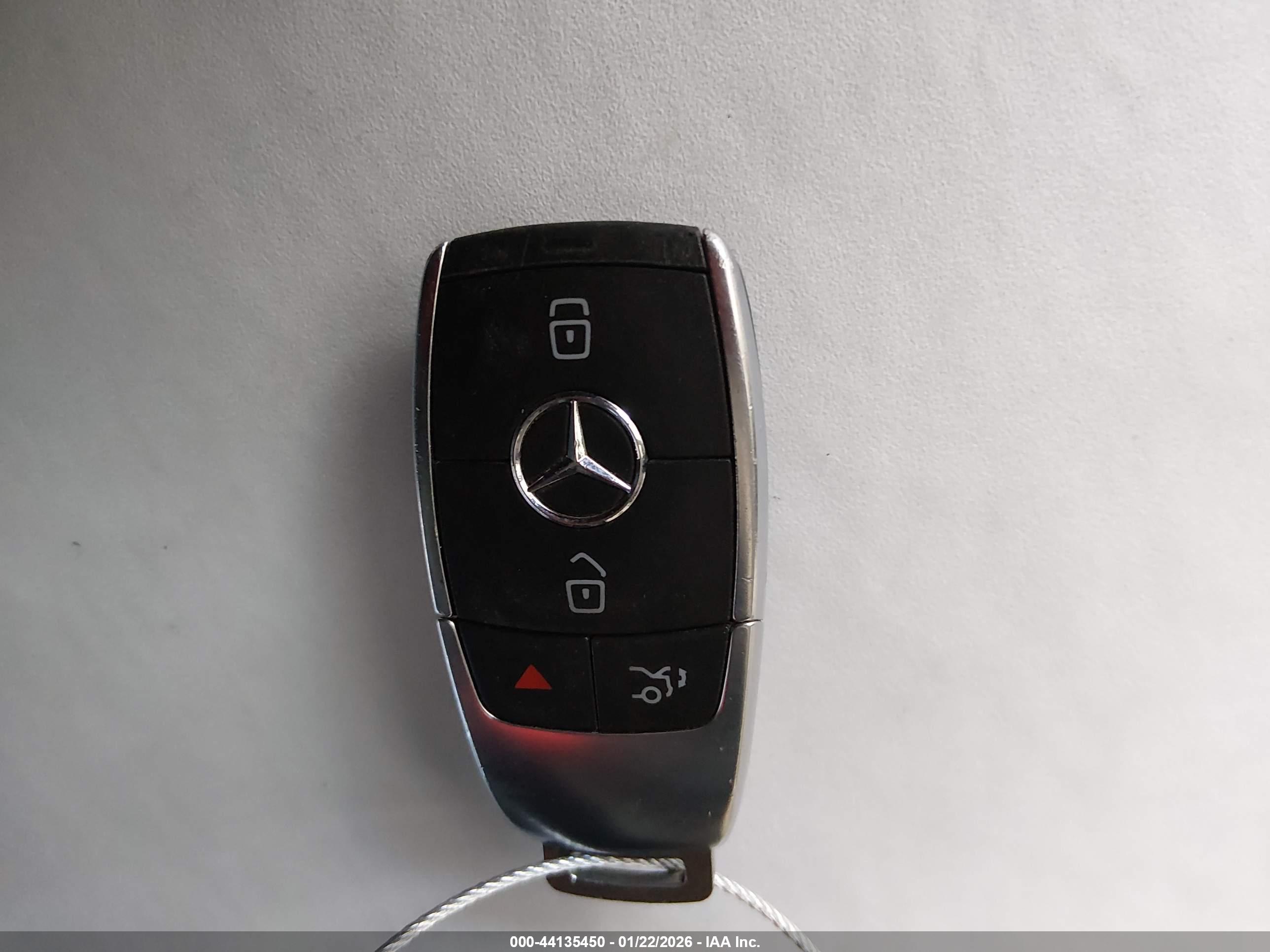 MERCEDES-BENZ EQB image 11