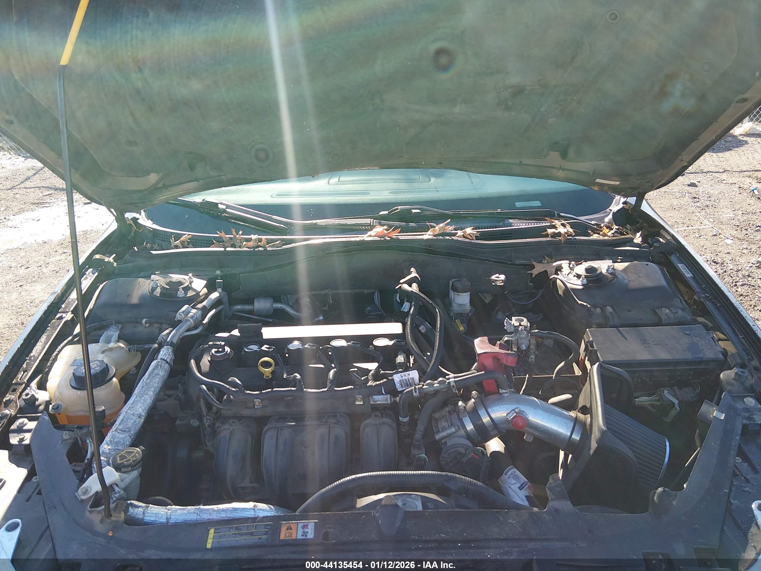 FORD FUSION image 10