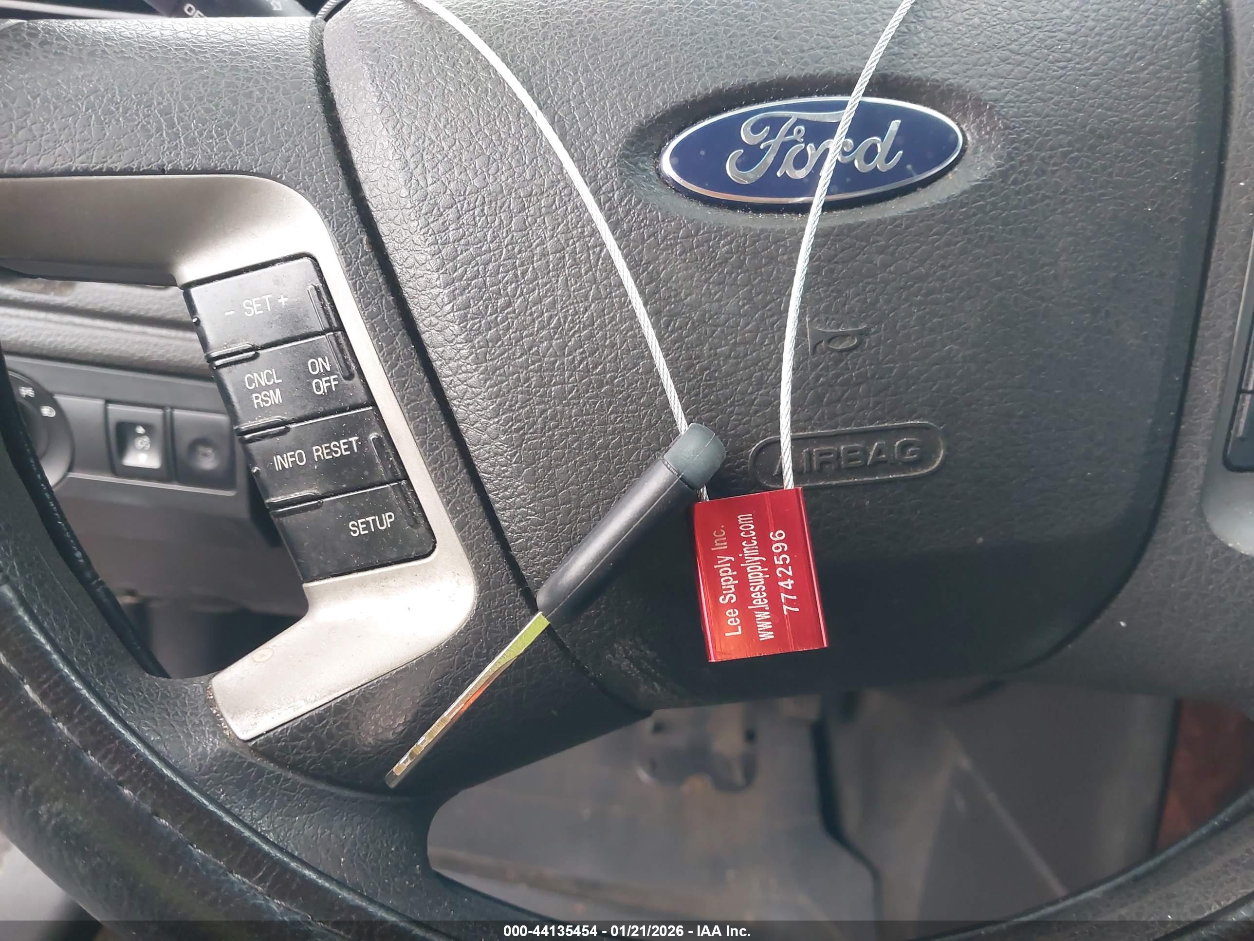 FORD FUSION image 11