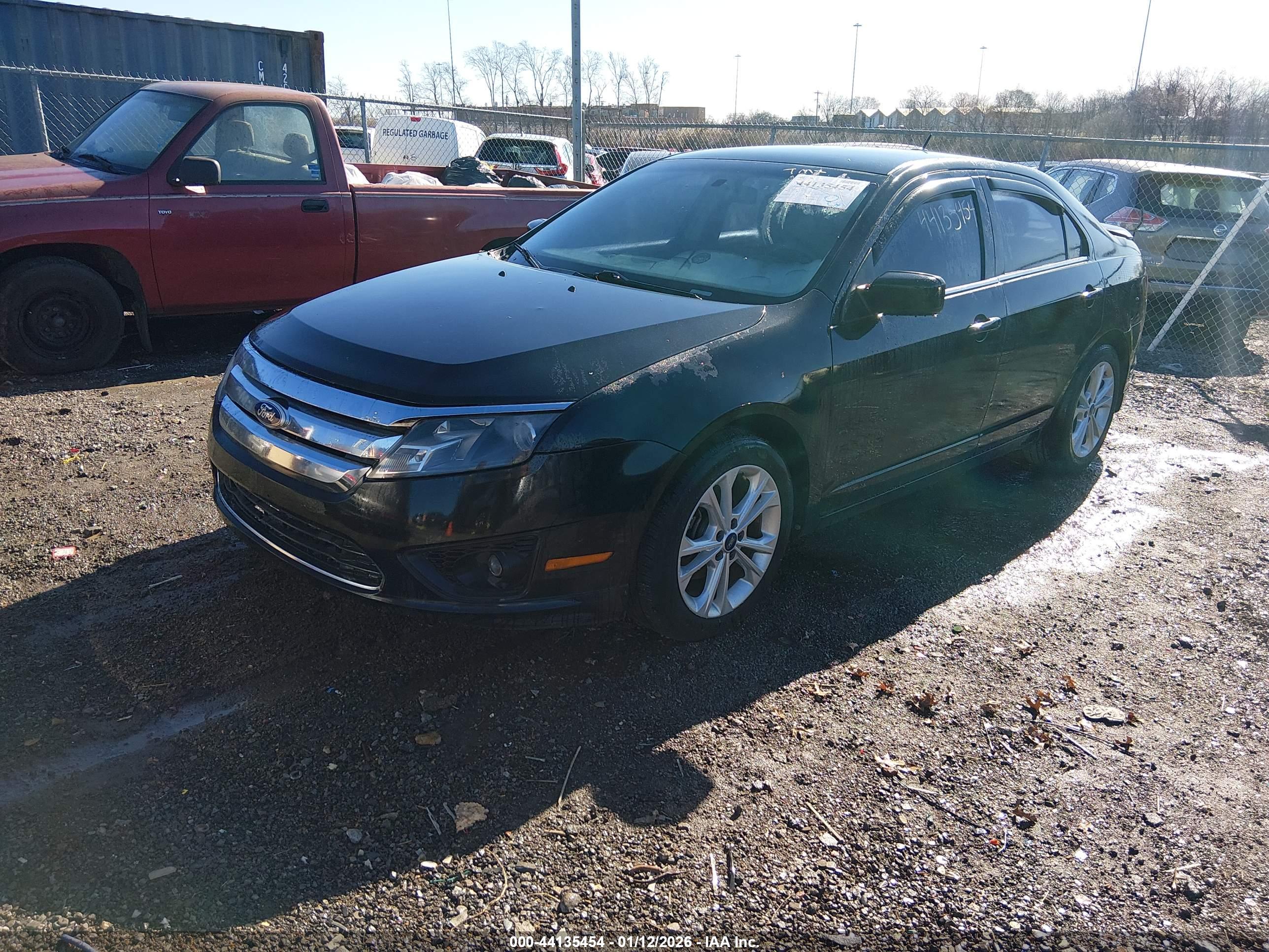 FORD FUSION image 2