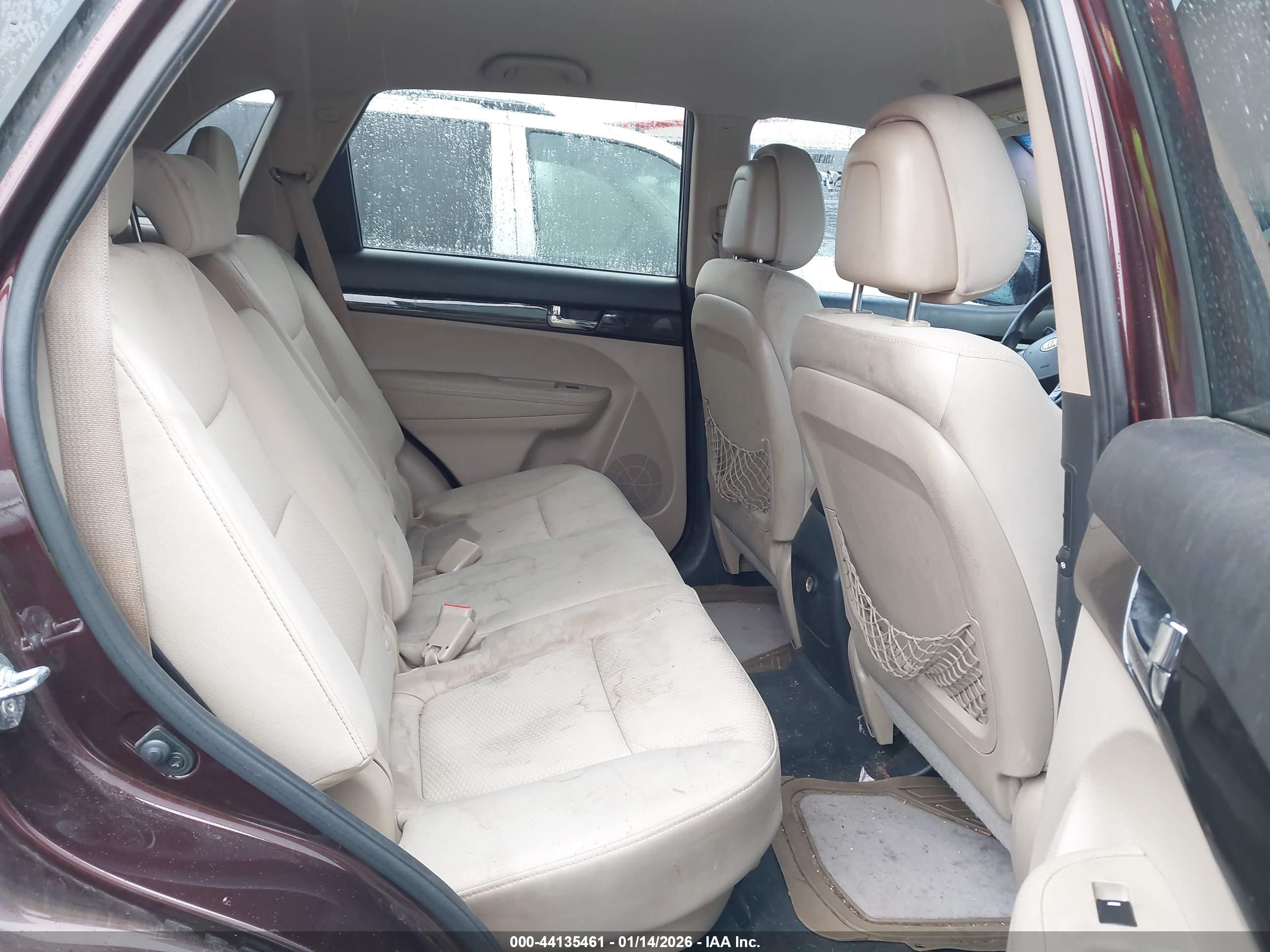 KIA SORENTO image 8