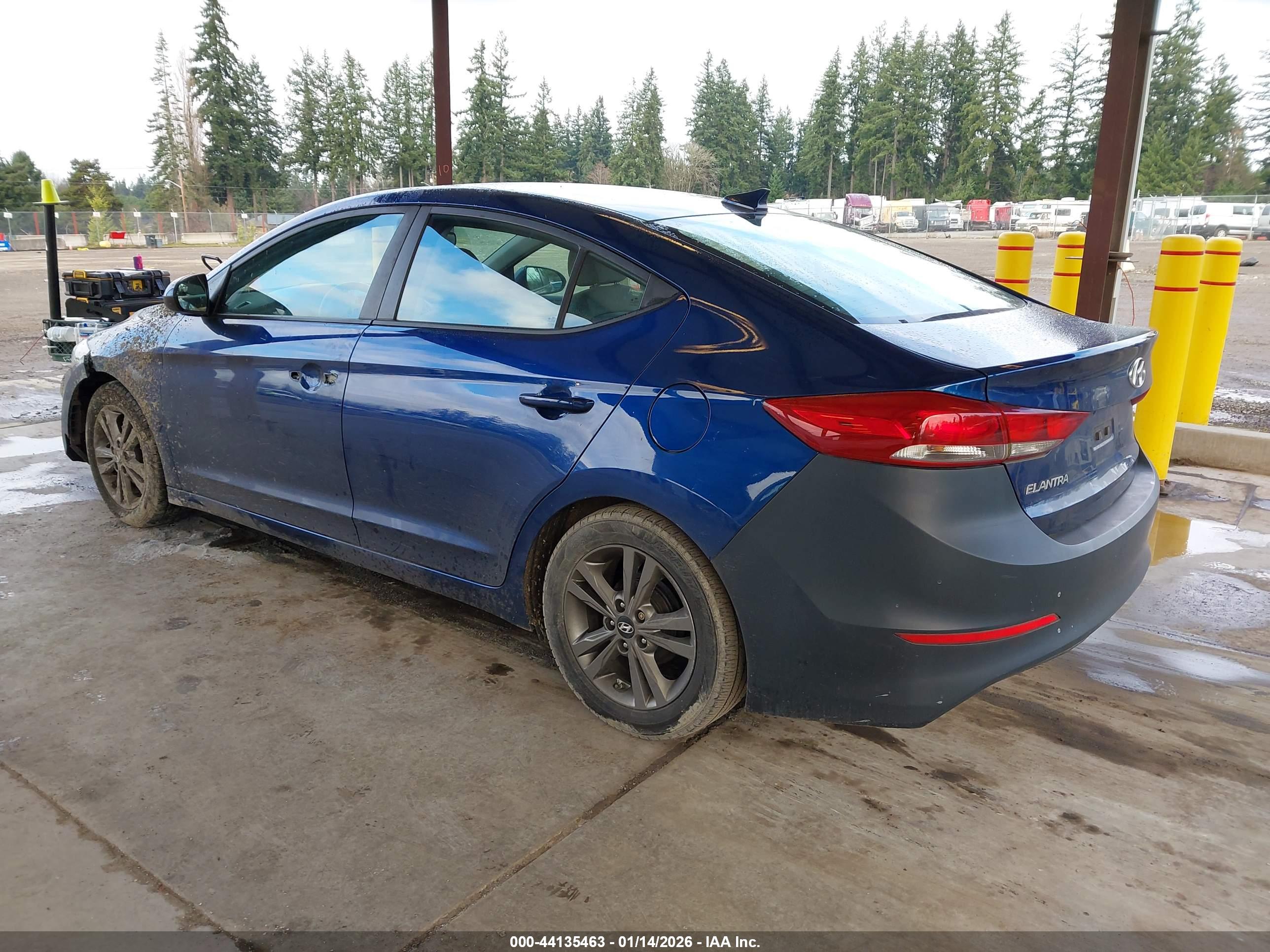 HYUNDAI ELANTRA image 3