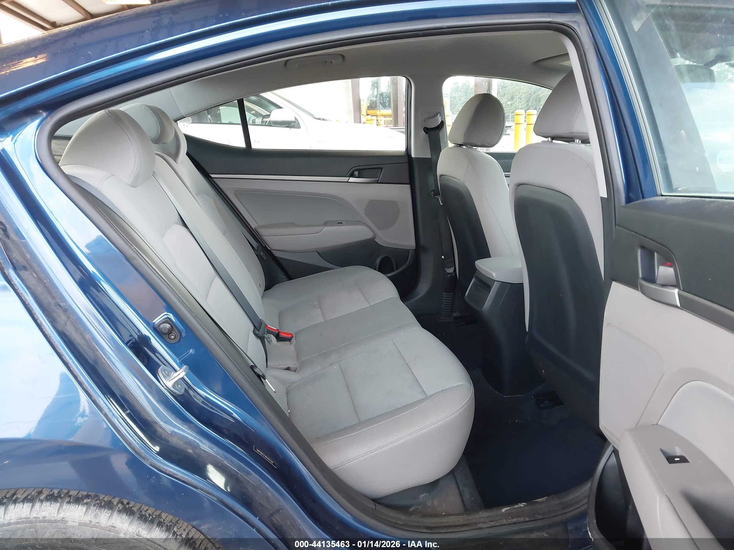 HYUNDAI ELANTRA image 8