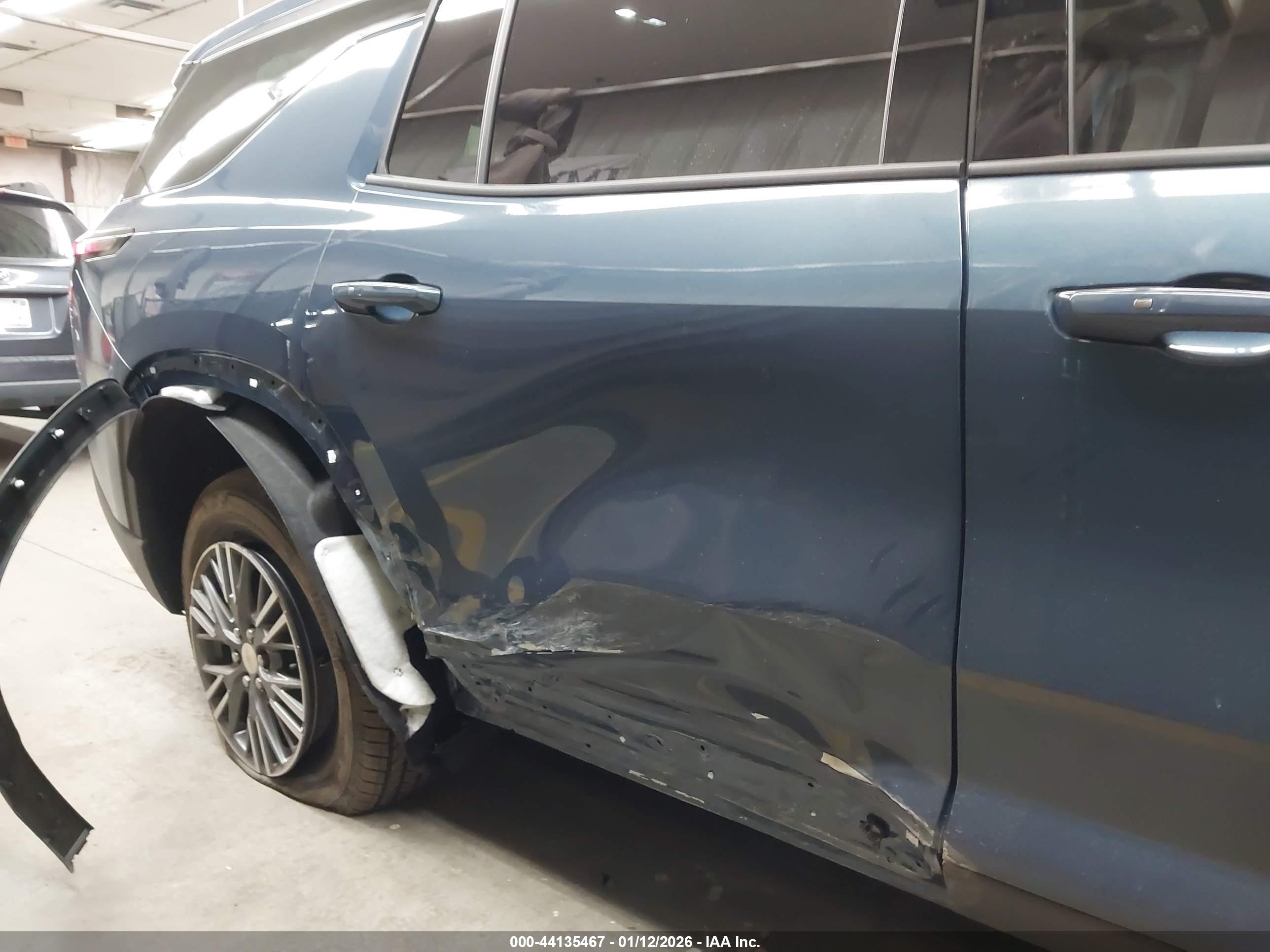 CHEVROLET TRAVERSE image 6