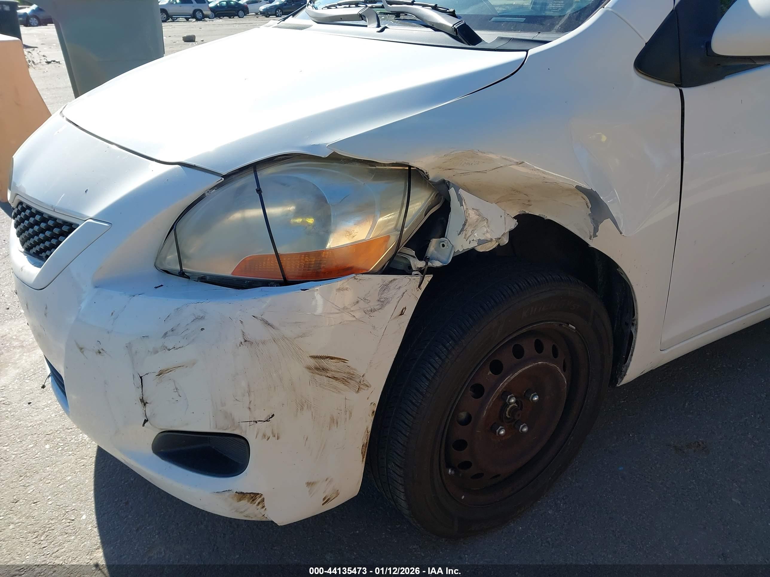 TOYOTA YARIS image 6
