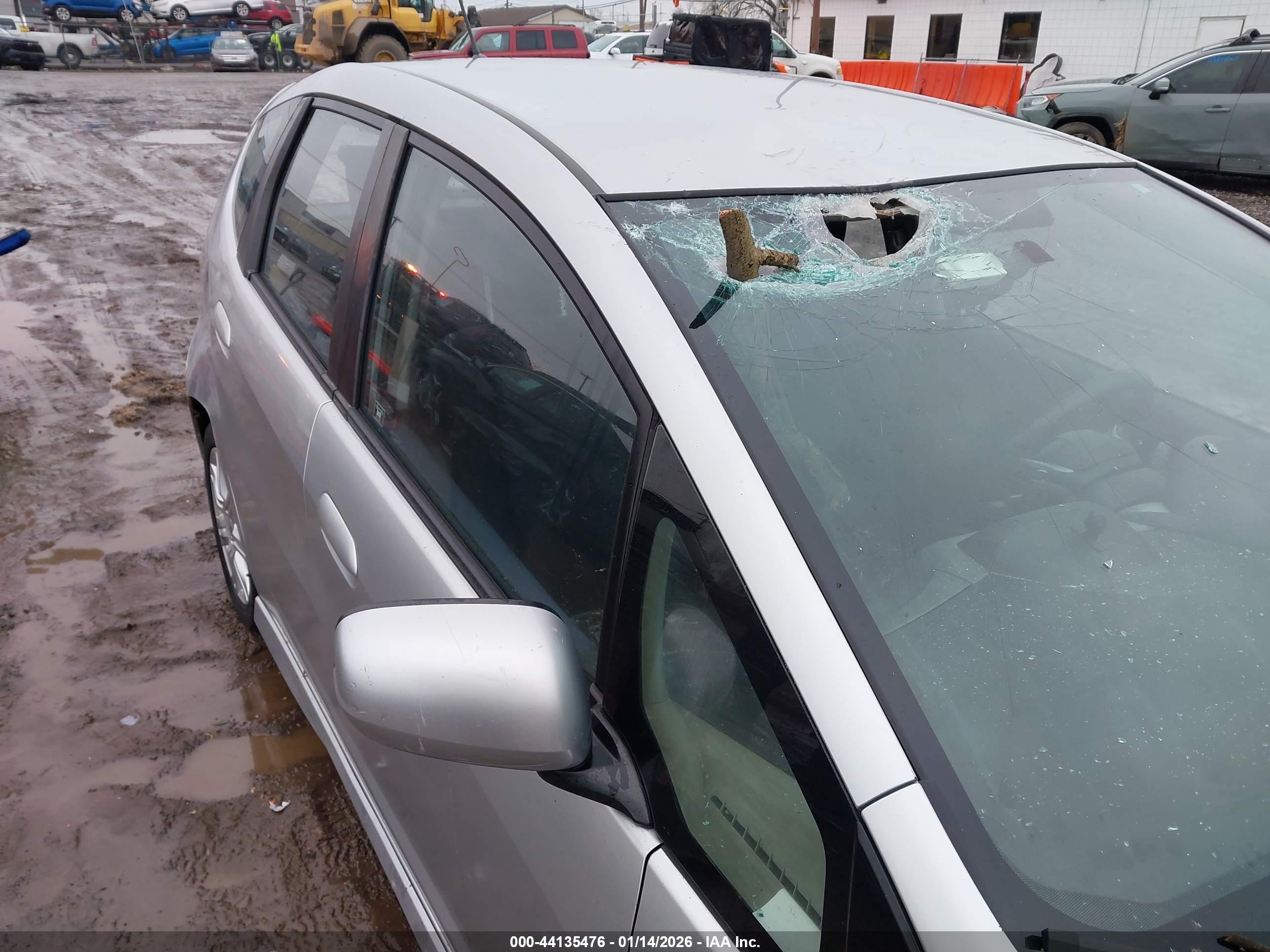 HONDA FIT image 6