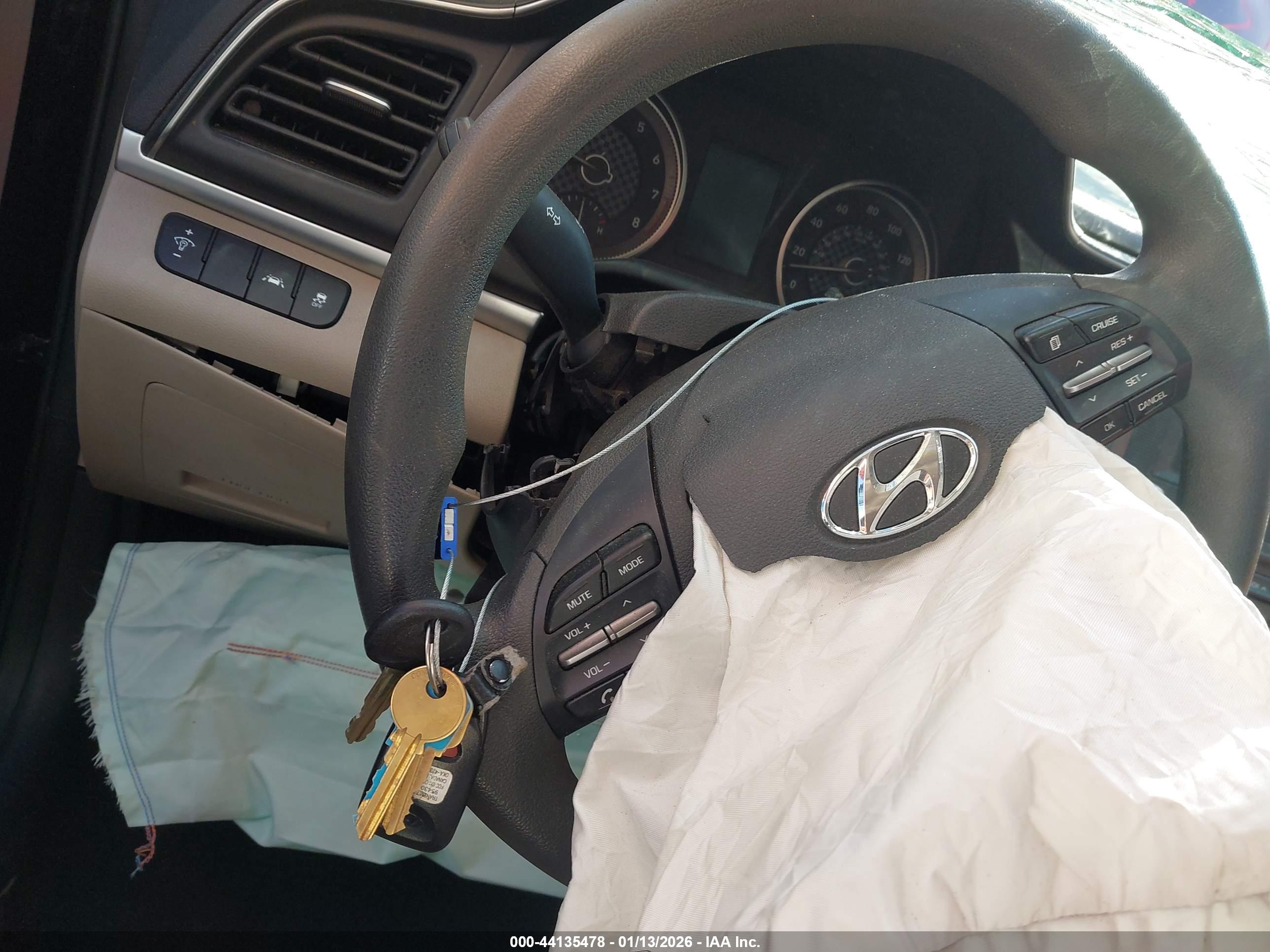 HYUNDAI ELANTRA image 11