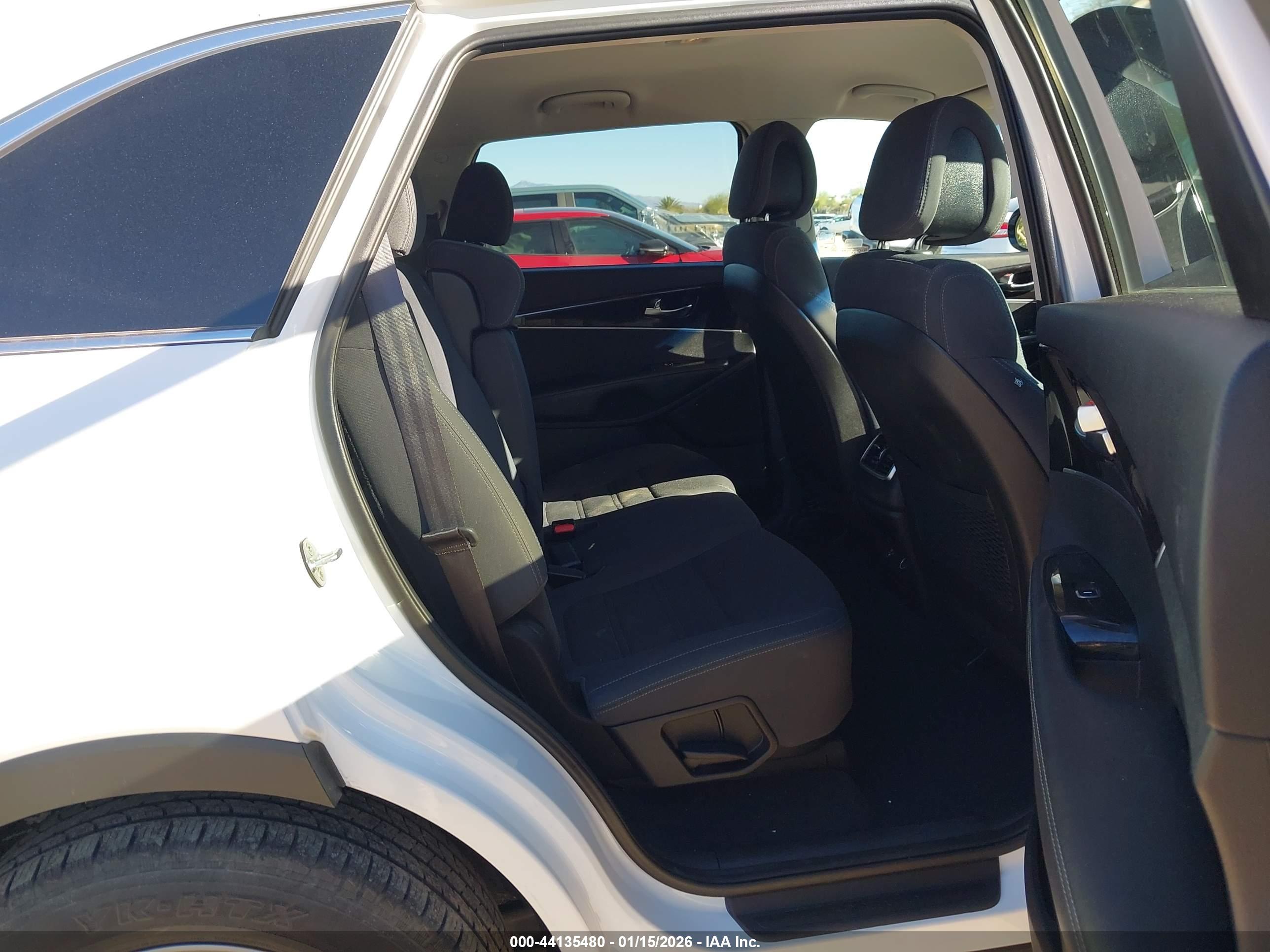 KIA SORENTO image 8