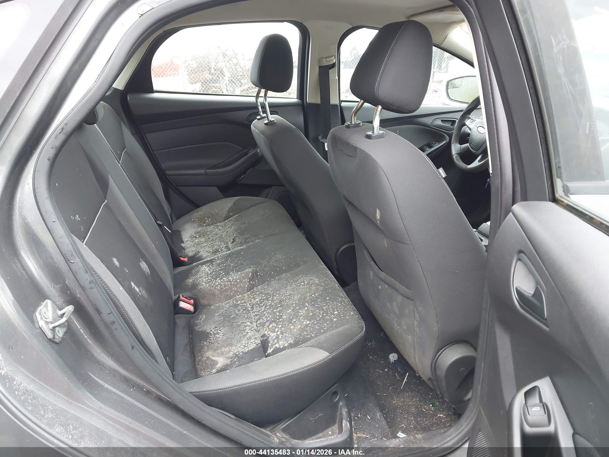 FORD FOCUS image 8