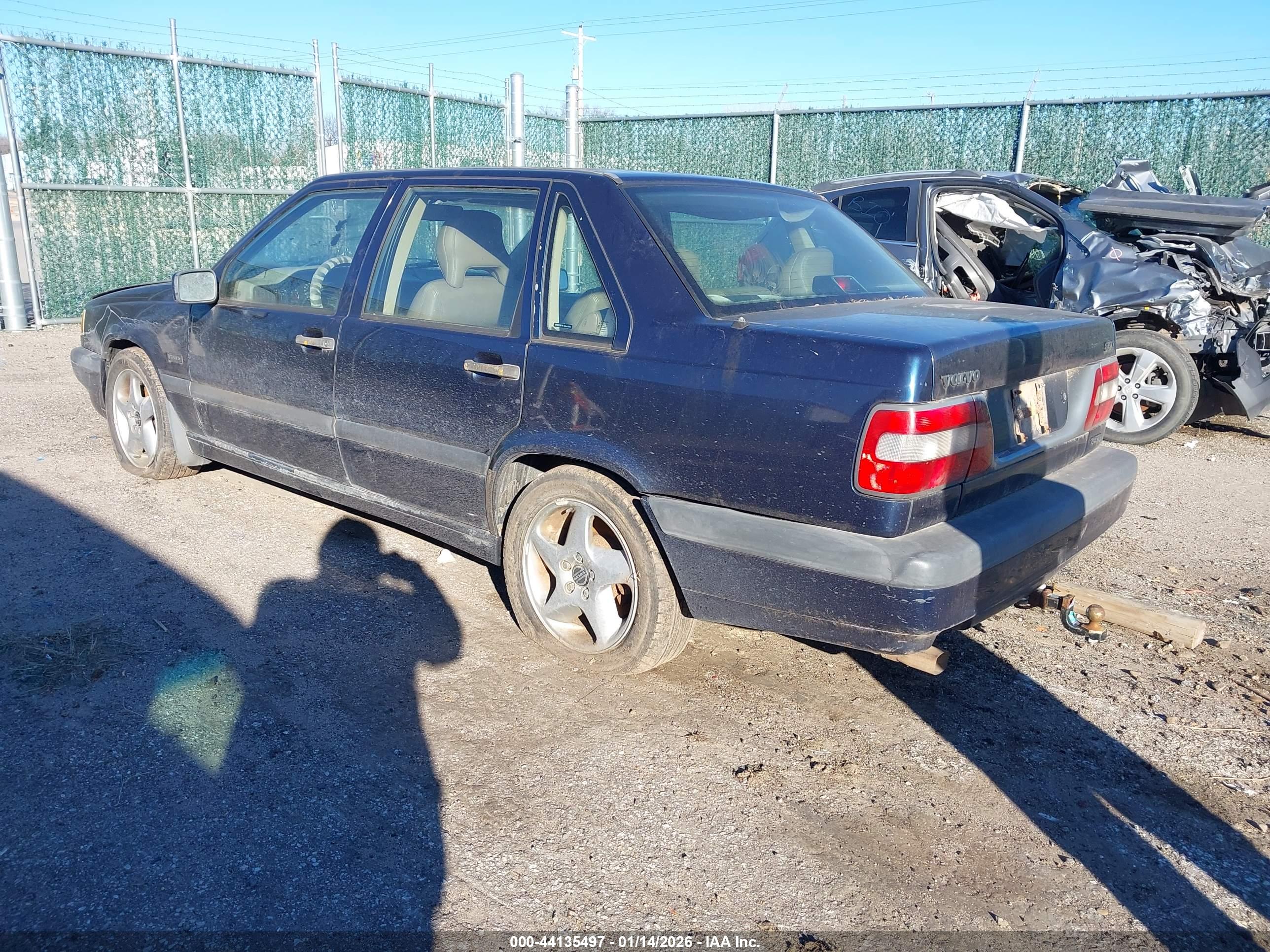 VOLVO 850 image 3