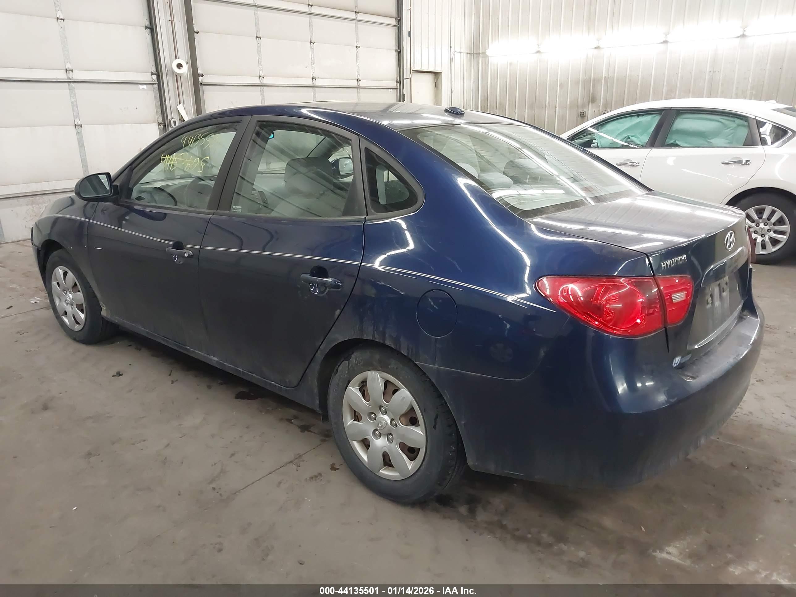 HYUNDAI ELANTRA image 3