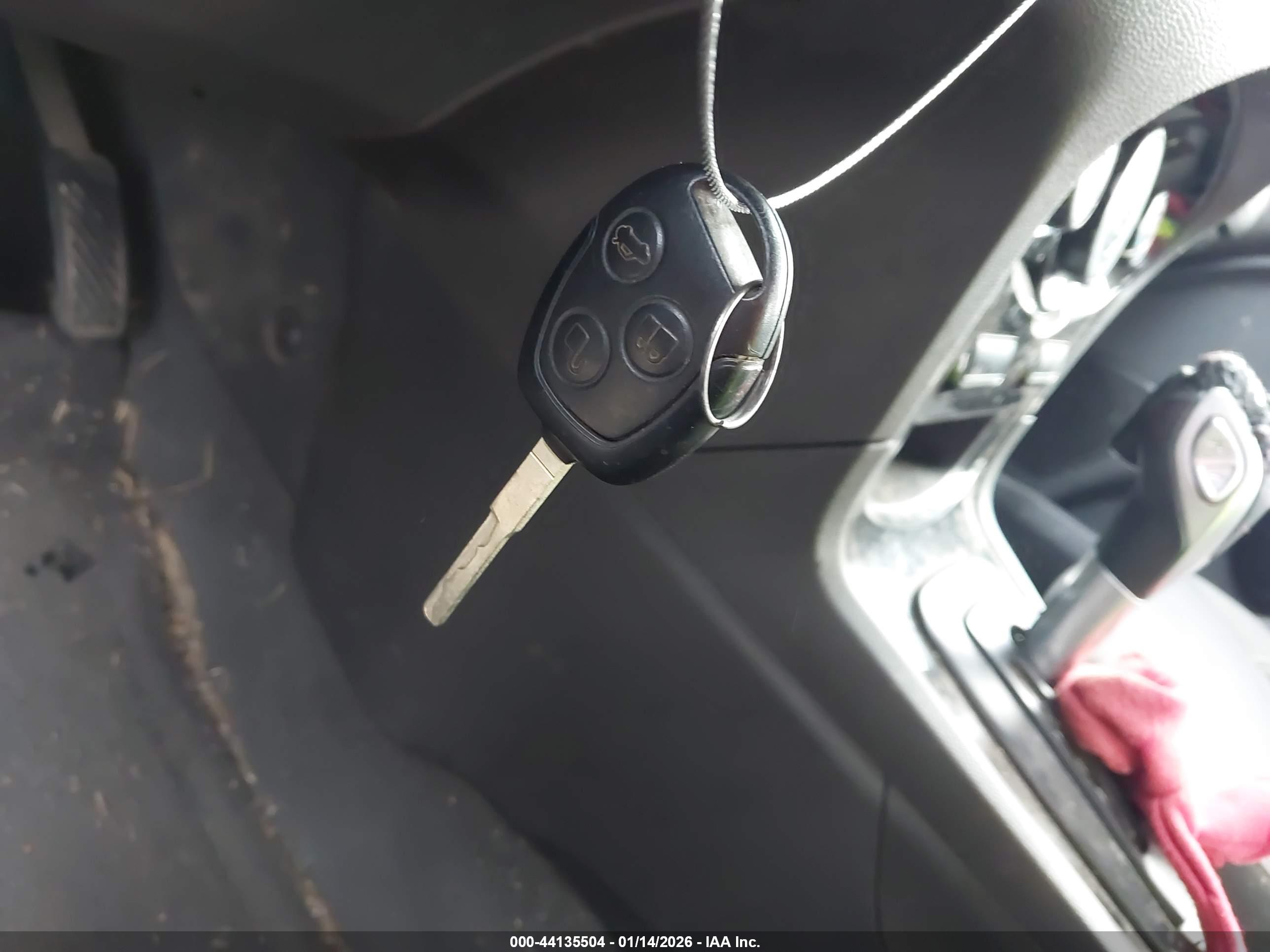 FORD FIESTA image 11