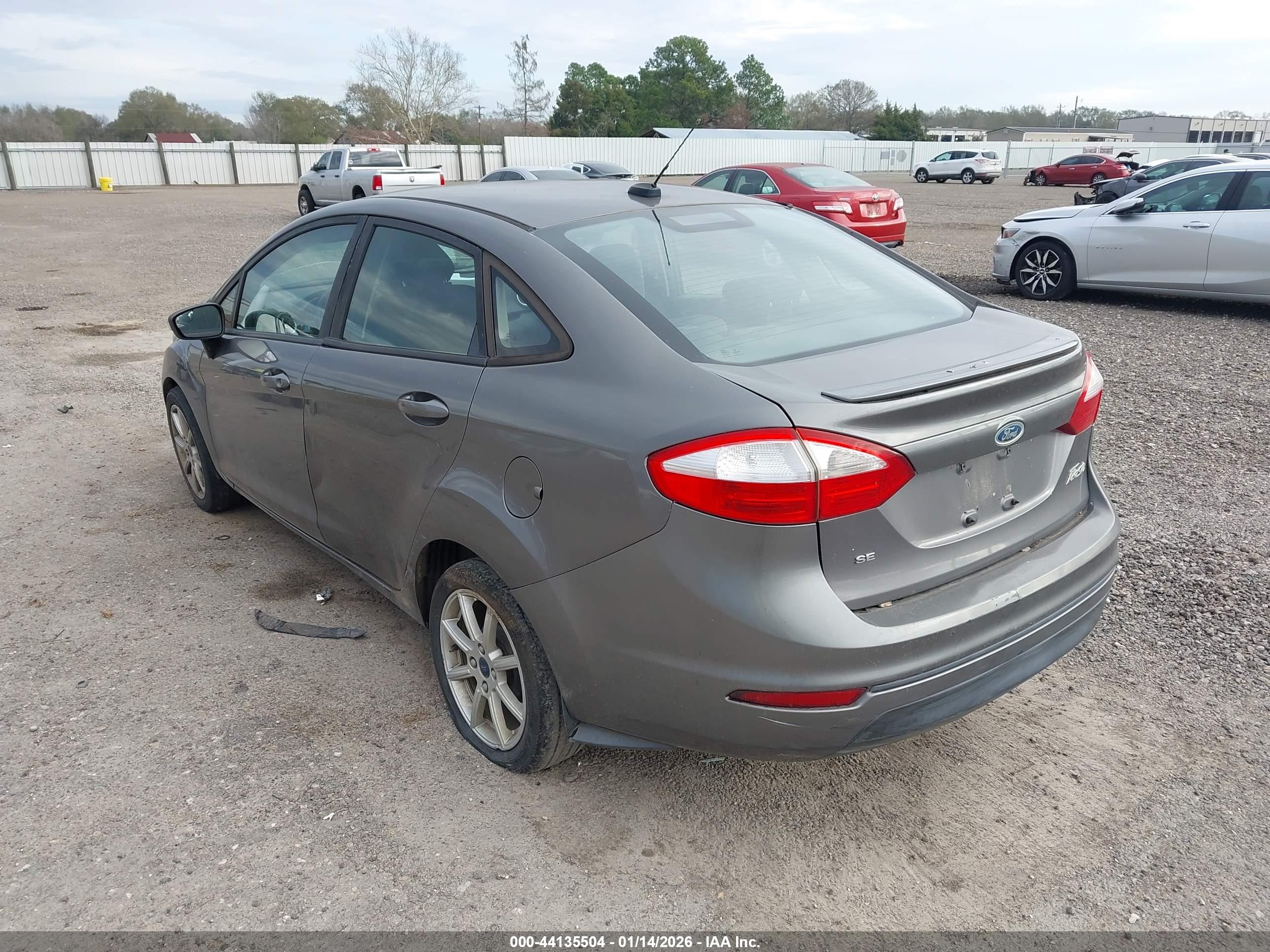 FORD FIESTA image 3