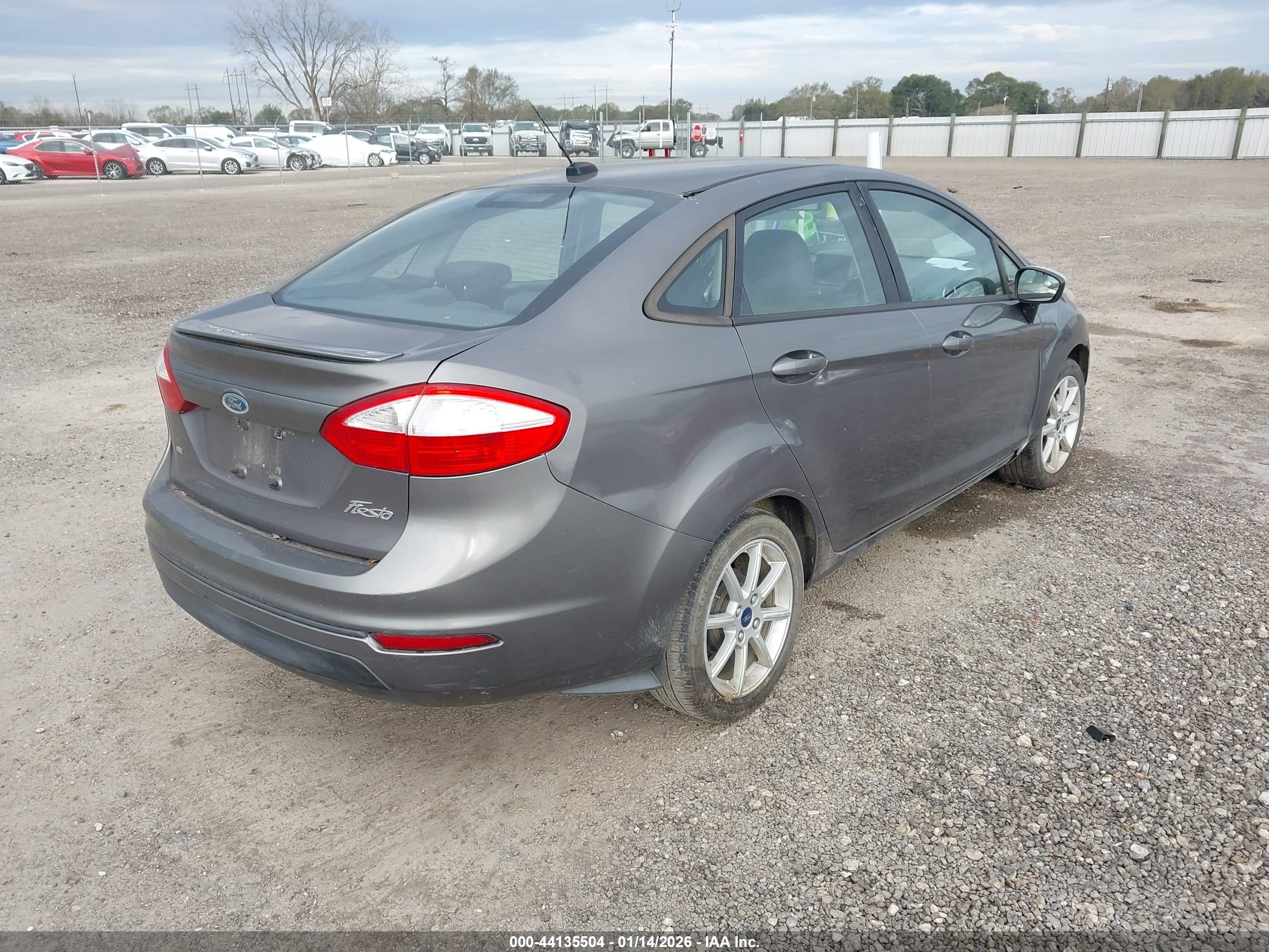 FORD FIESTA image 4