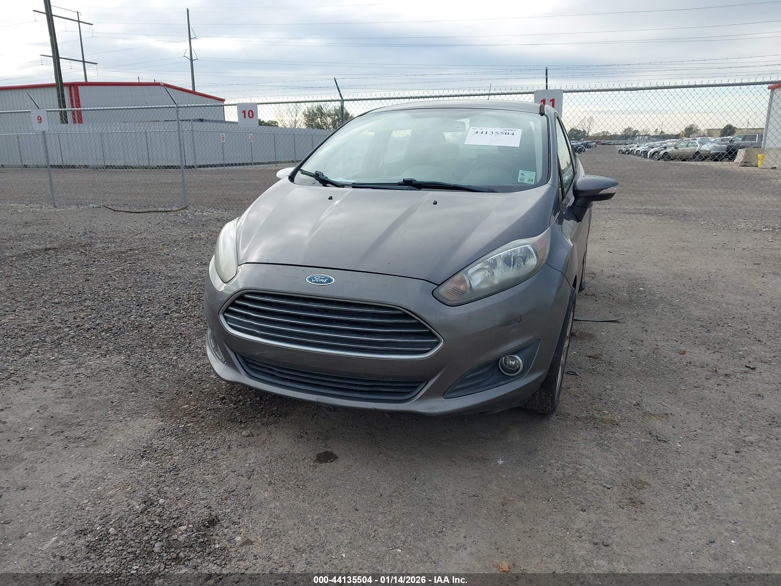 FORD FIESTA image 6