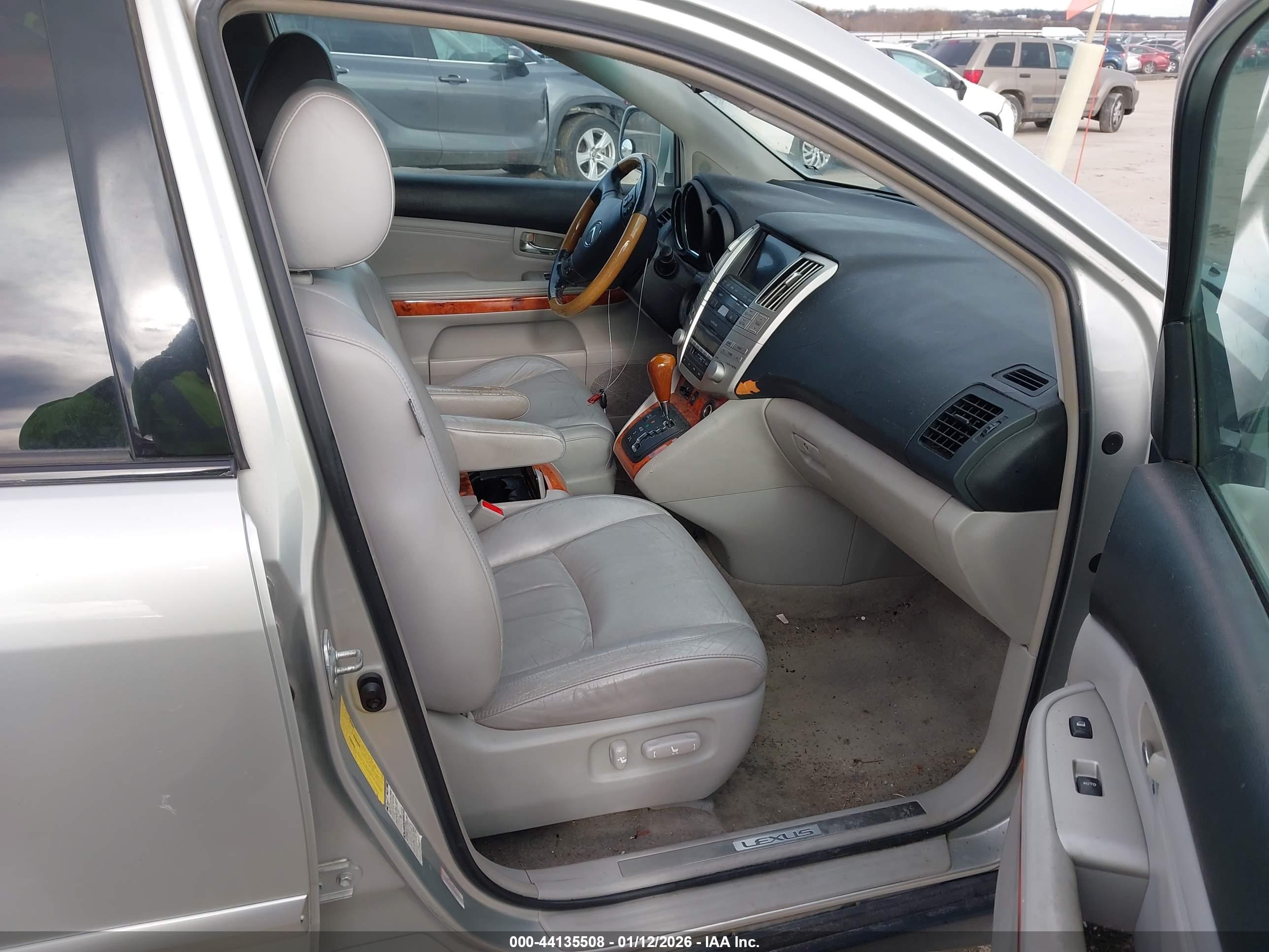 LEXUS RX image 5