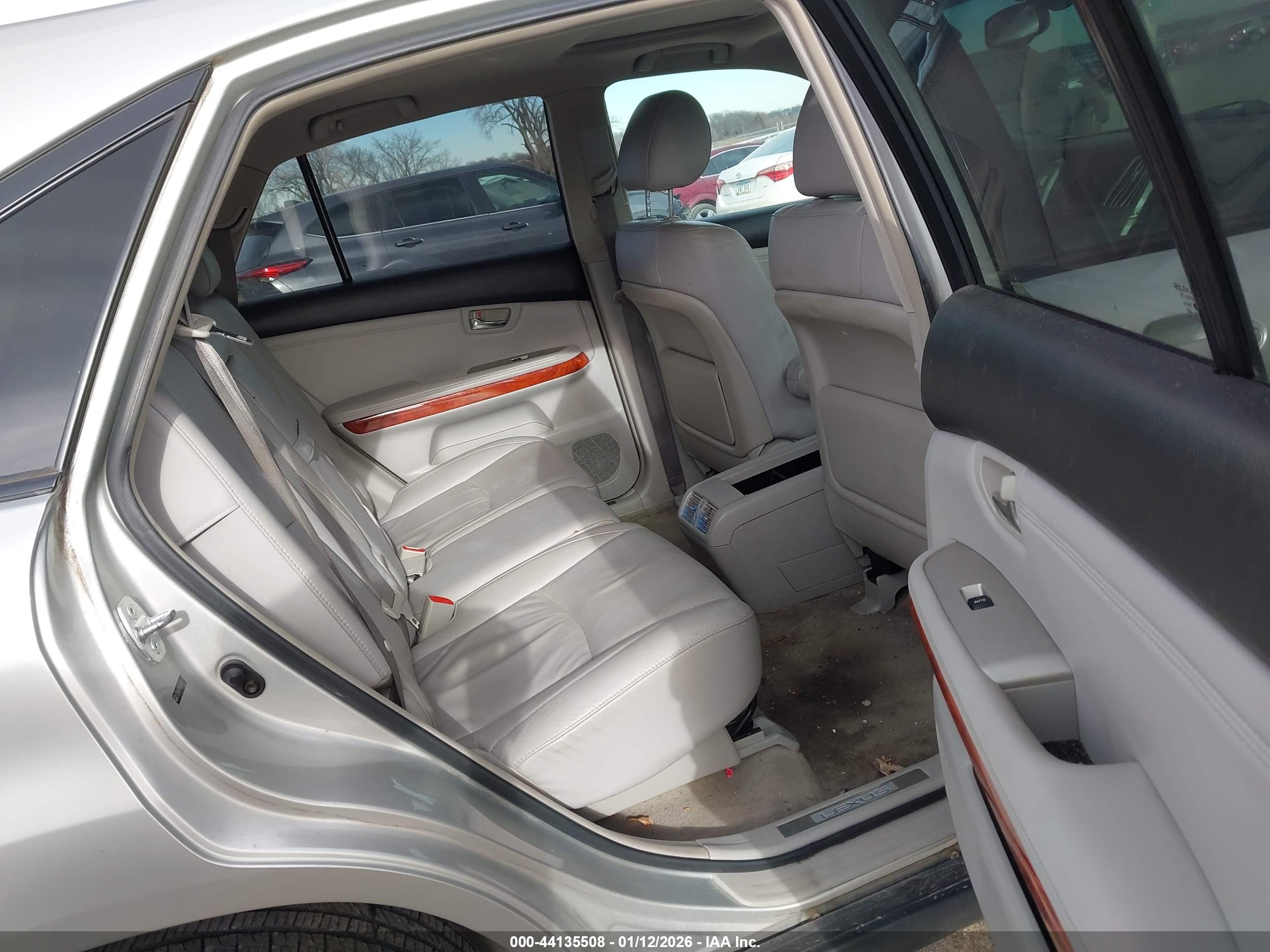 LEXUS RX image 8