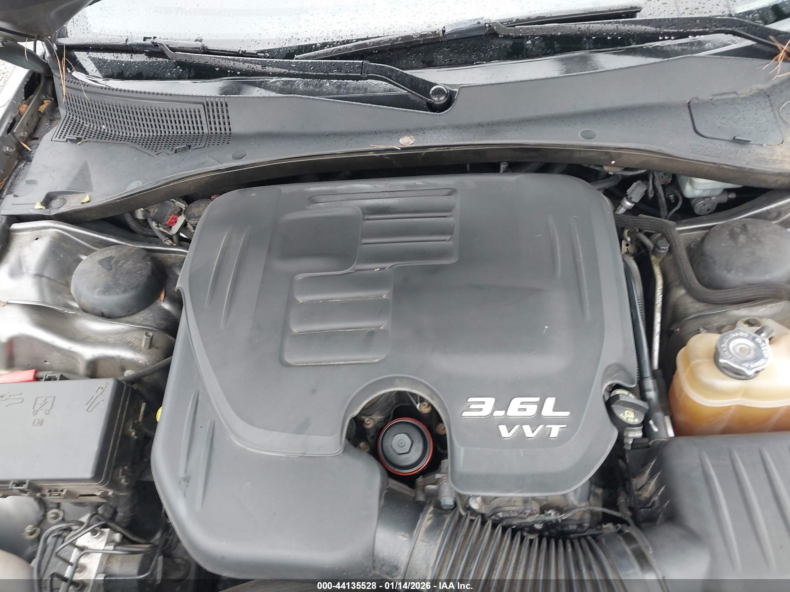 CHRYSLER 300 image 10