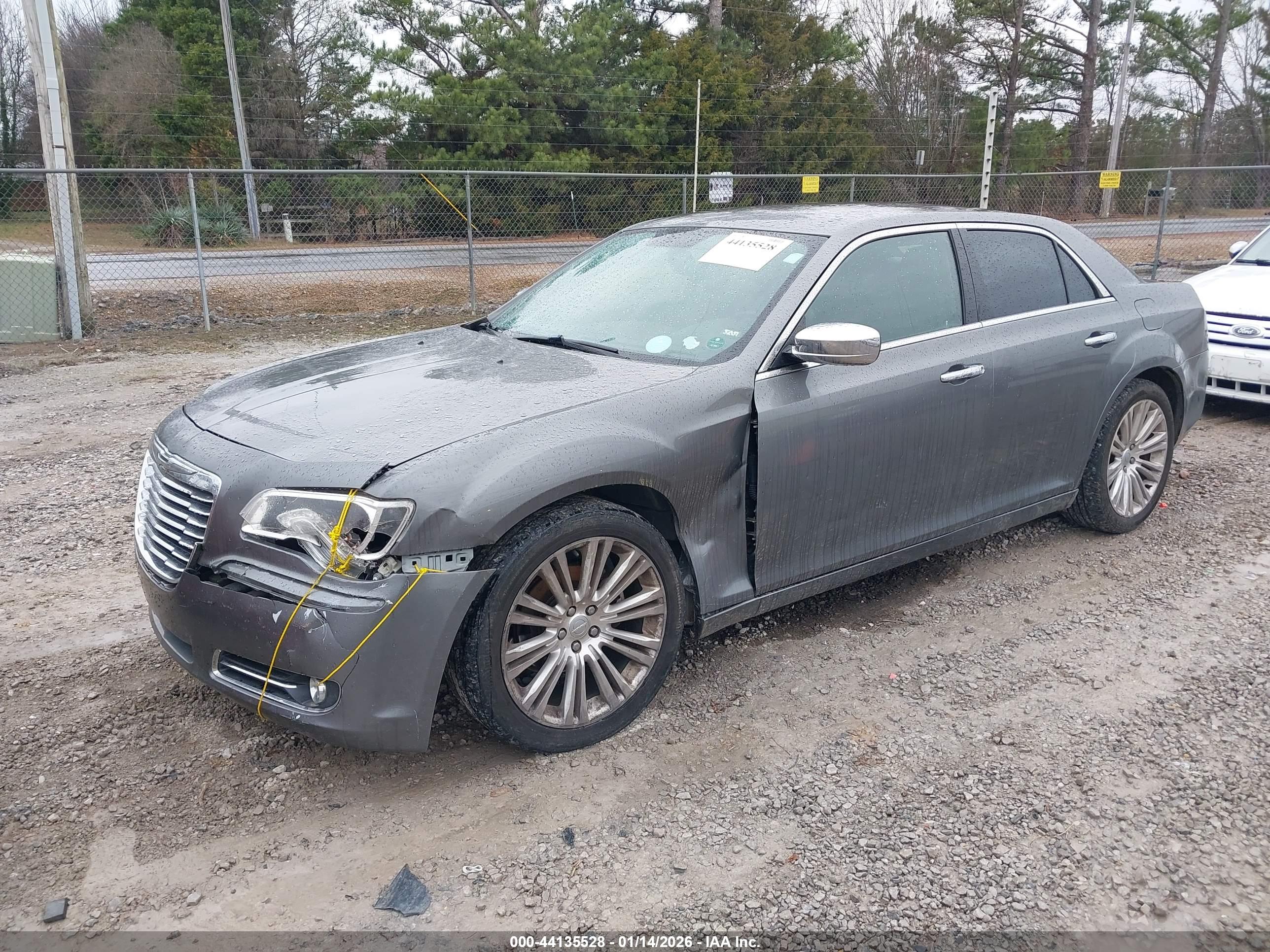 CHRYSLER 300 image 2