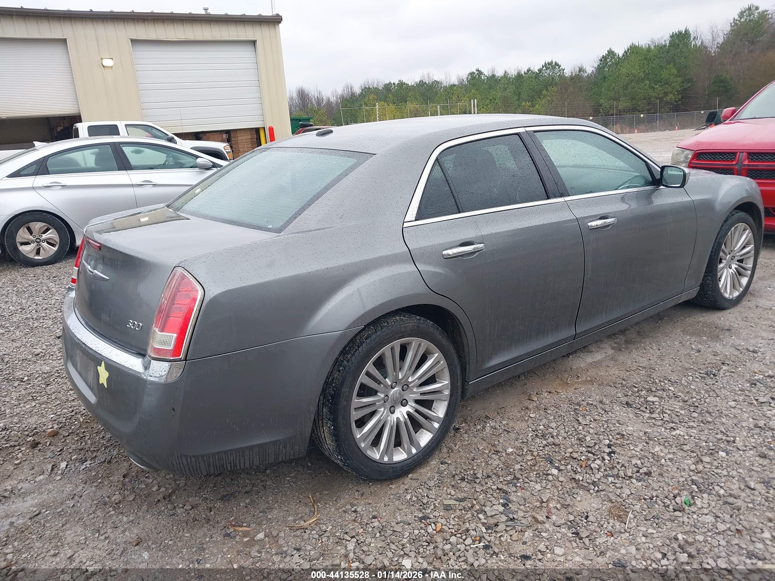 CHRYSLER 300 image 4