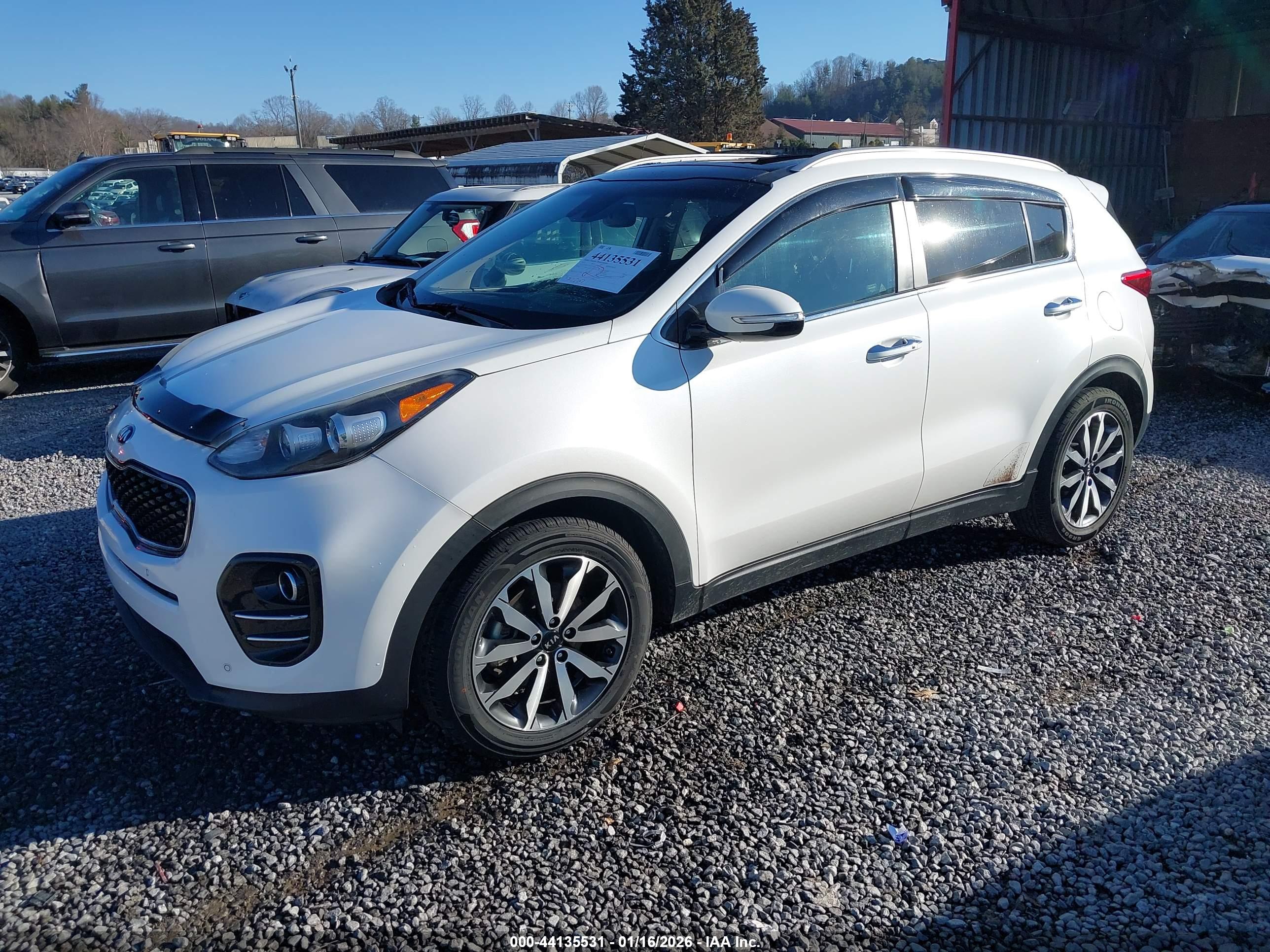 KIA SPORTAGE image 2